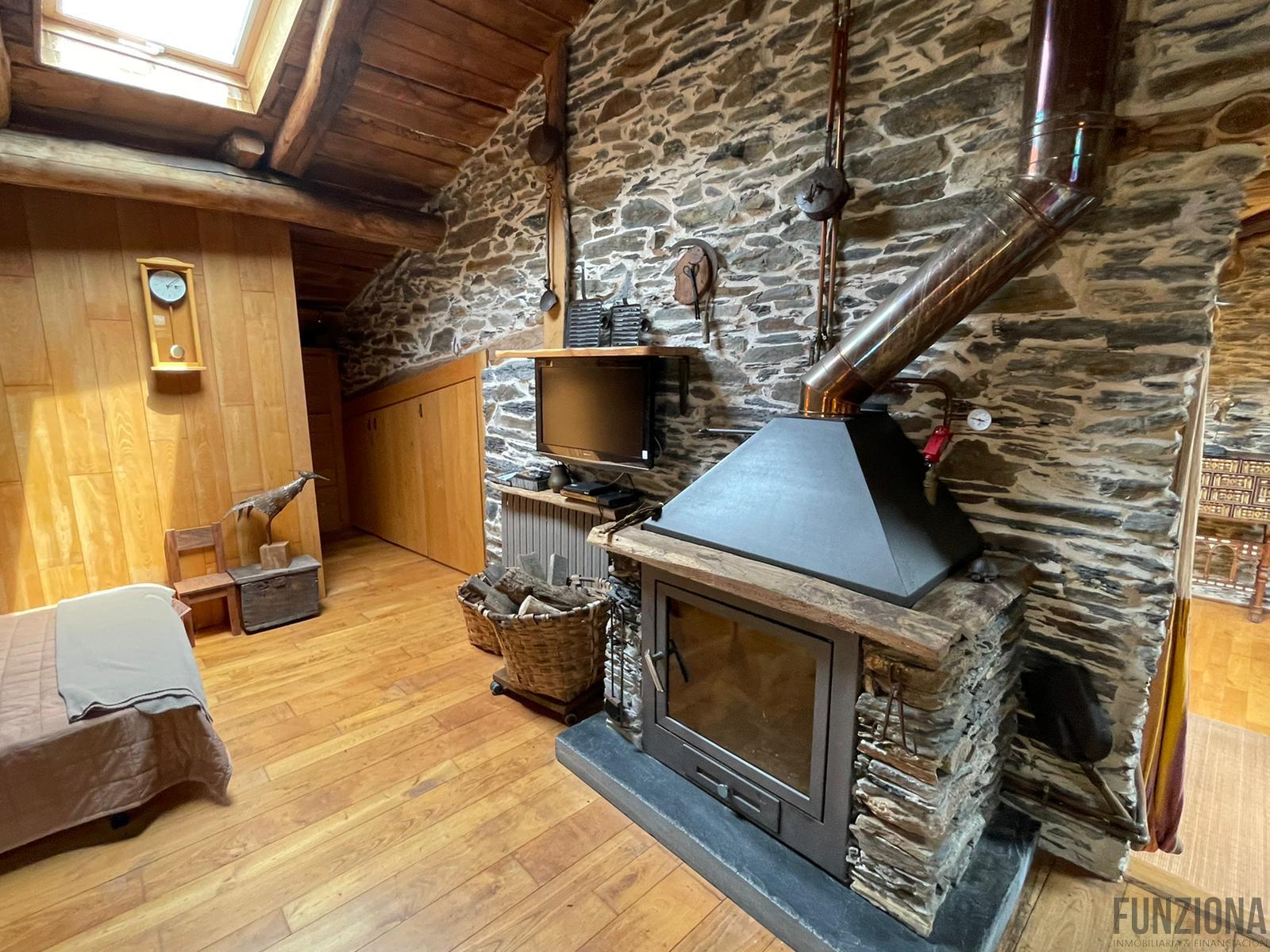 For sale of house in Quiroga