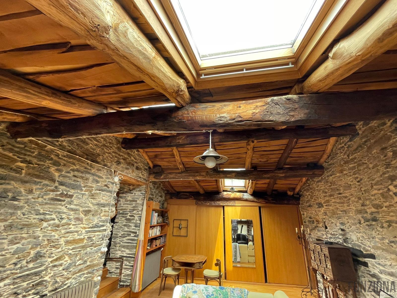 For sale of house in Quiroga