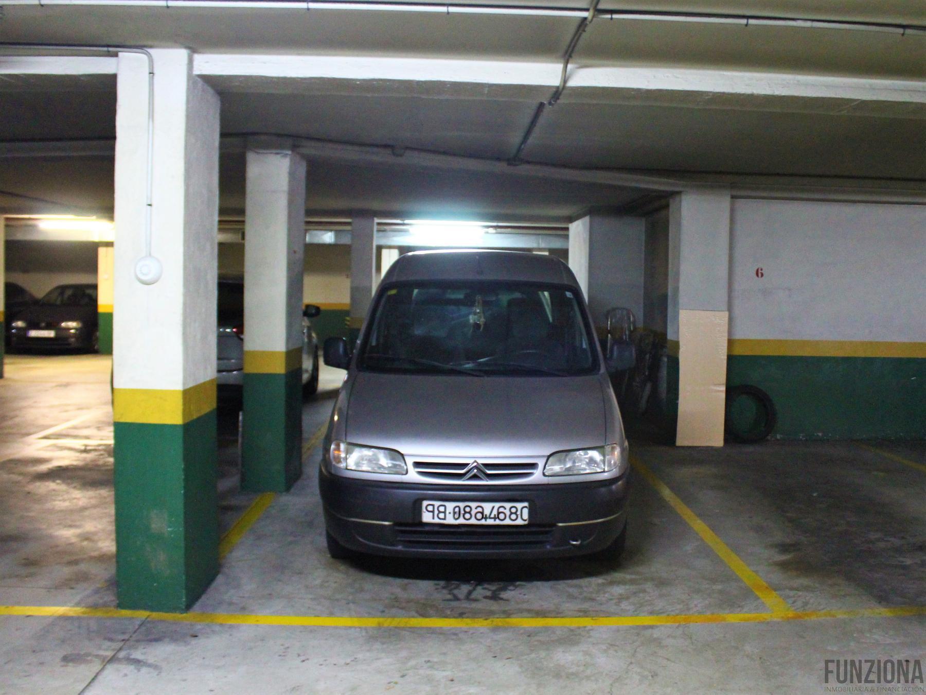 For sale of garage in Pontevedra