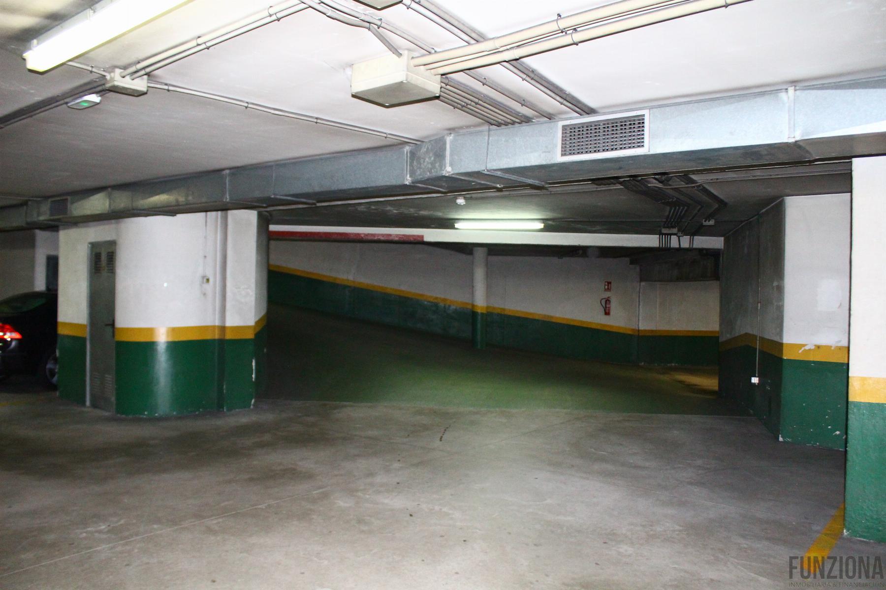 For sale of garage in Pontevedra