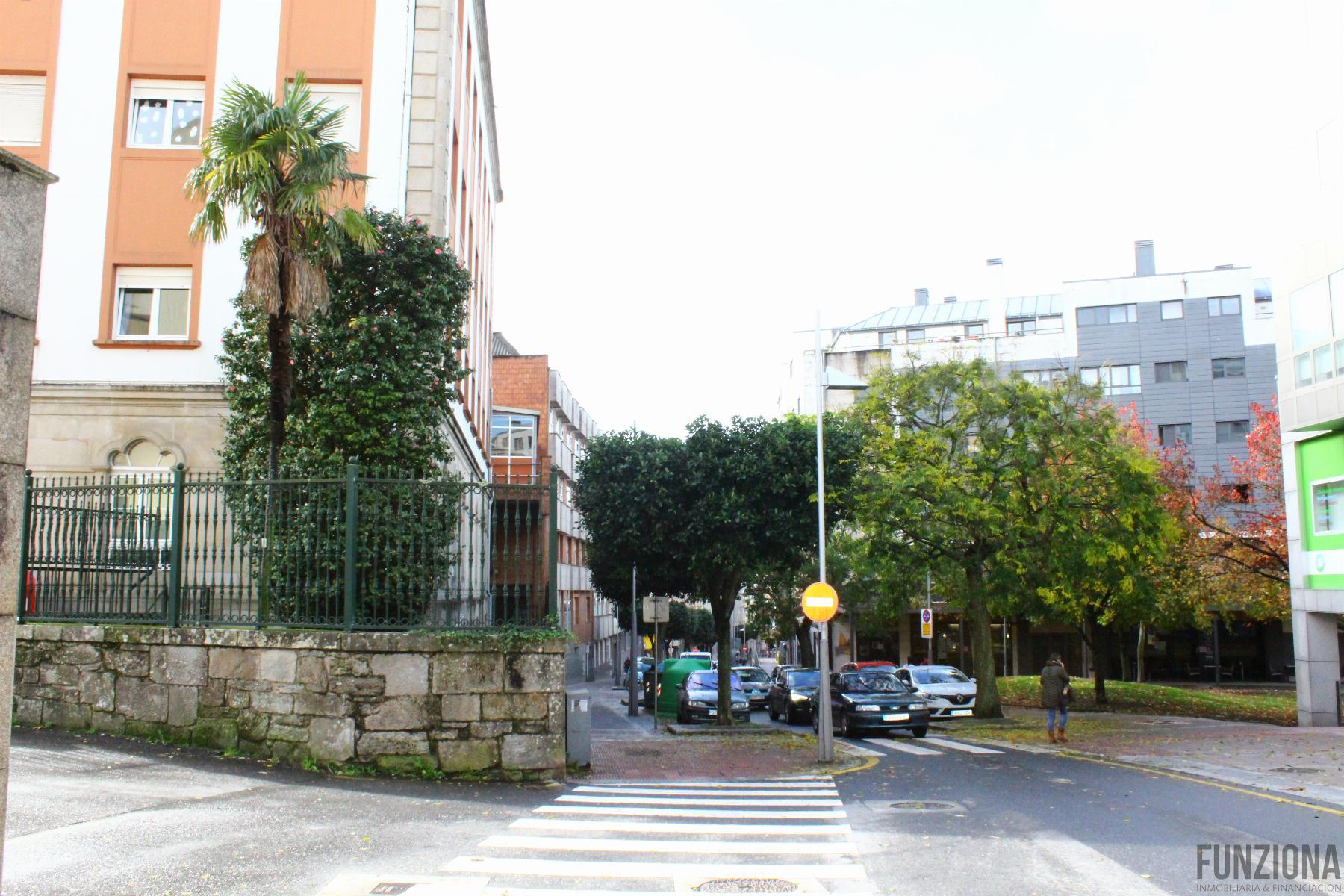 For sale of garage in Pontevedra