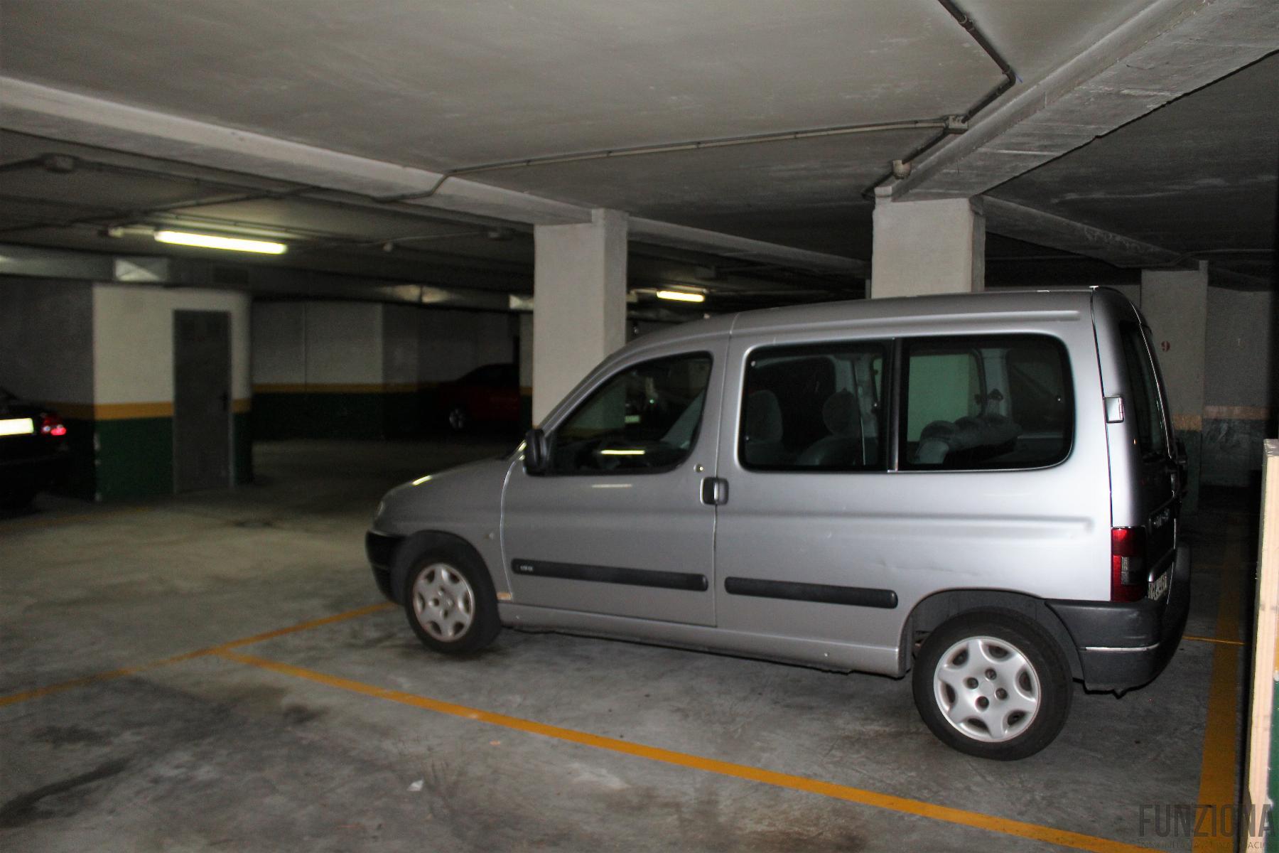 For sale of garage in Pontevedra
