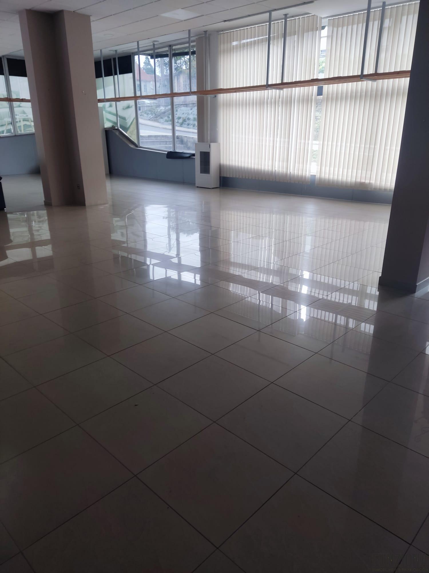 For rent of commercial in Pontevedra