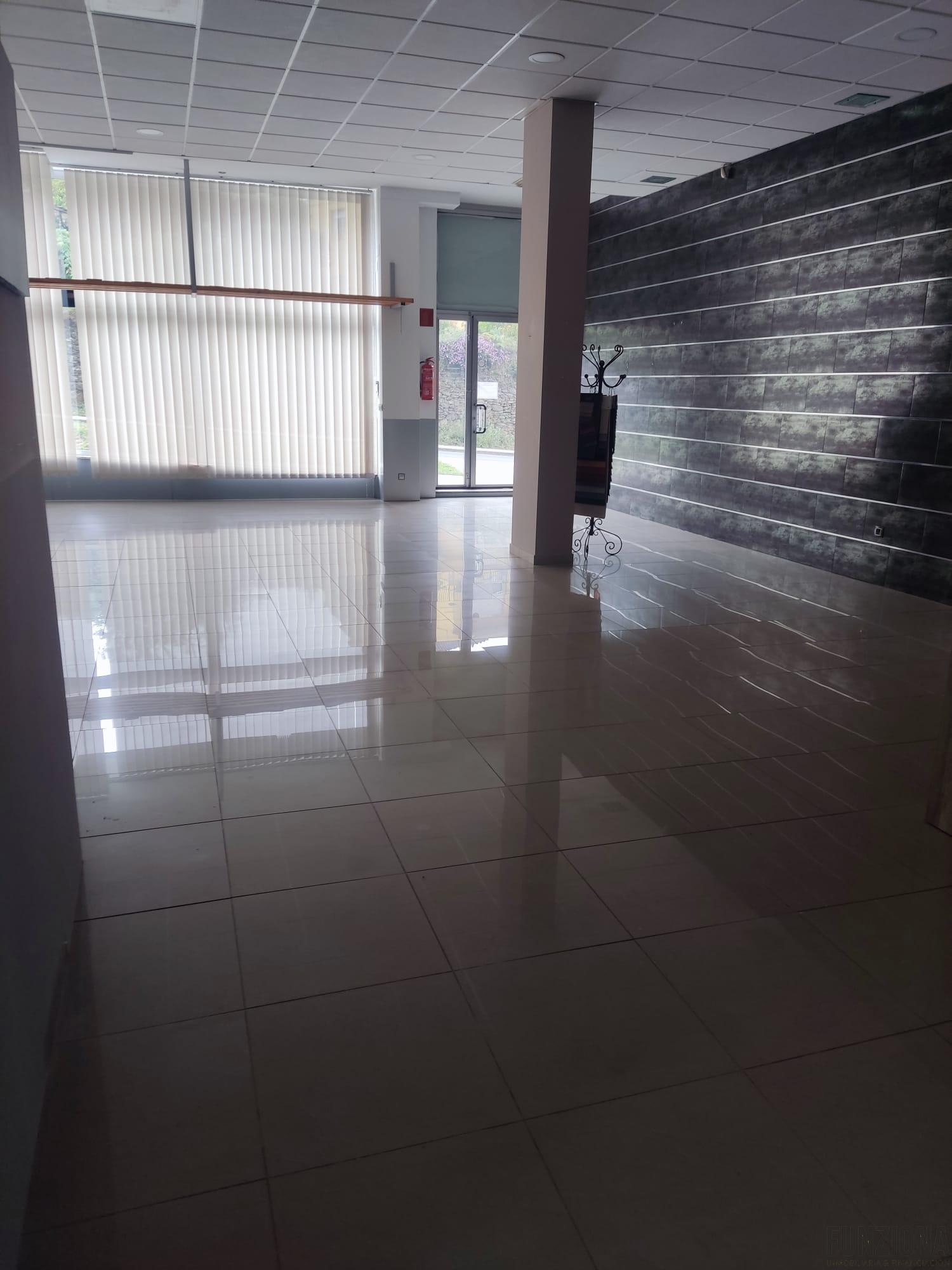 For rent of commercial in Pontevedra