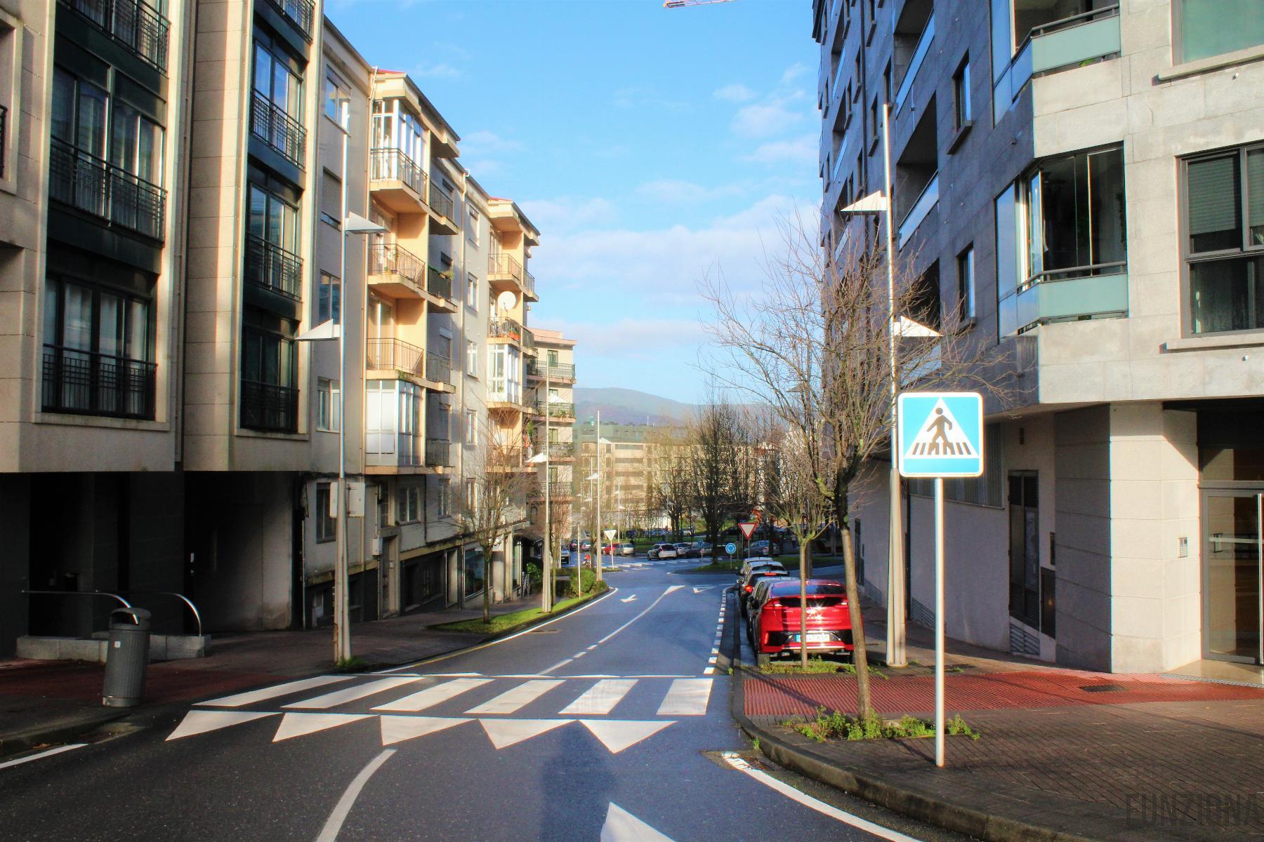 For rent of commercial in Pontevedra