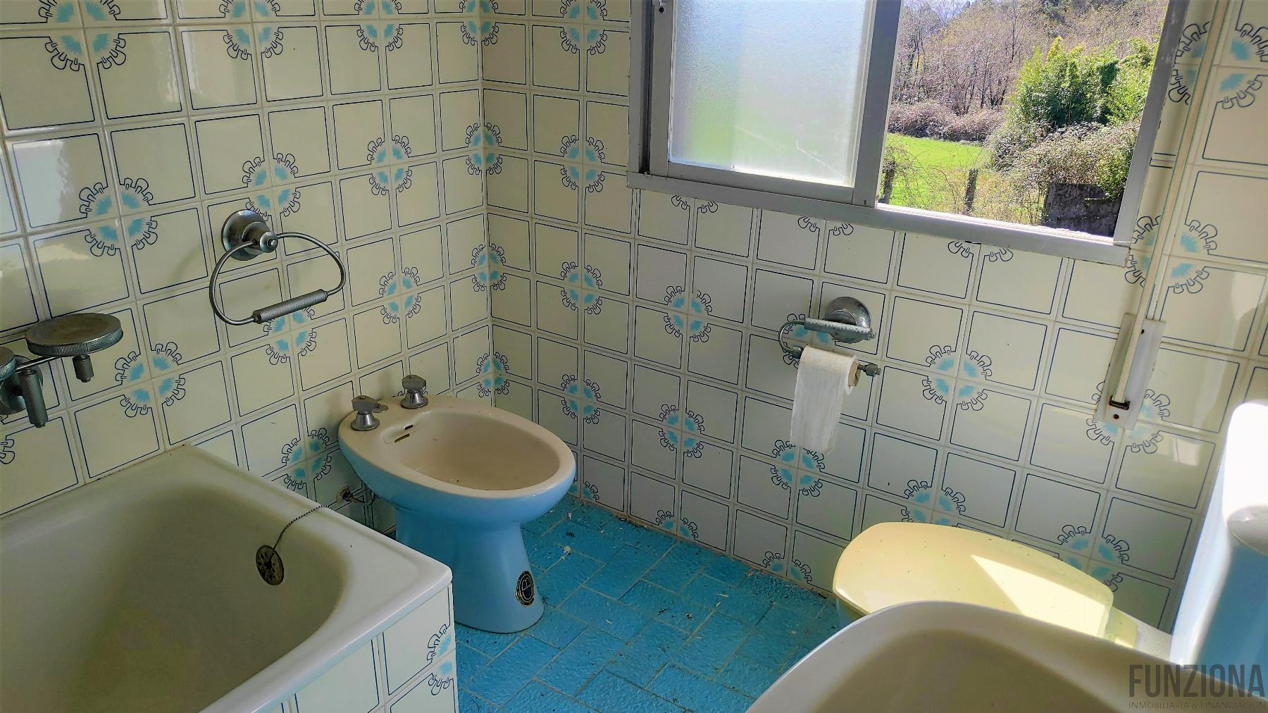 For sale of house in Campo Lameiro