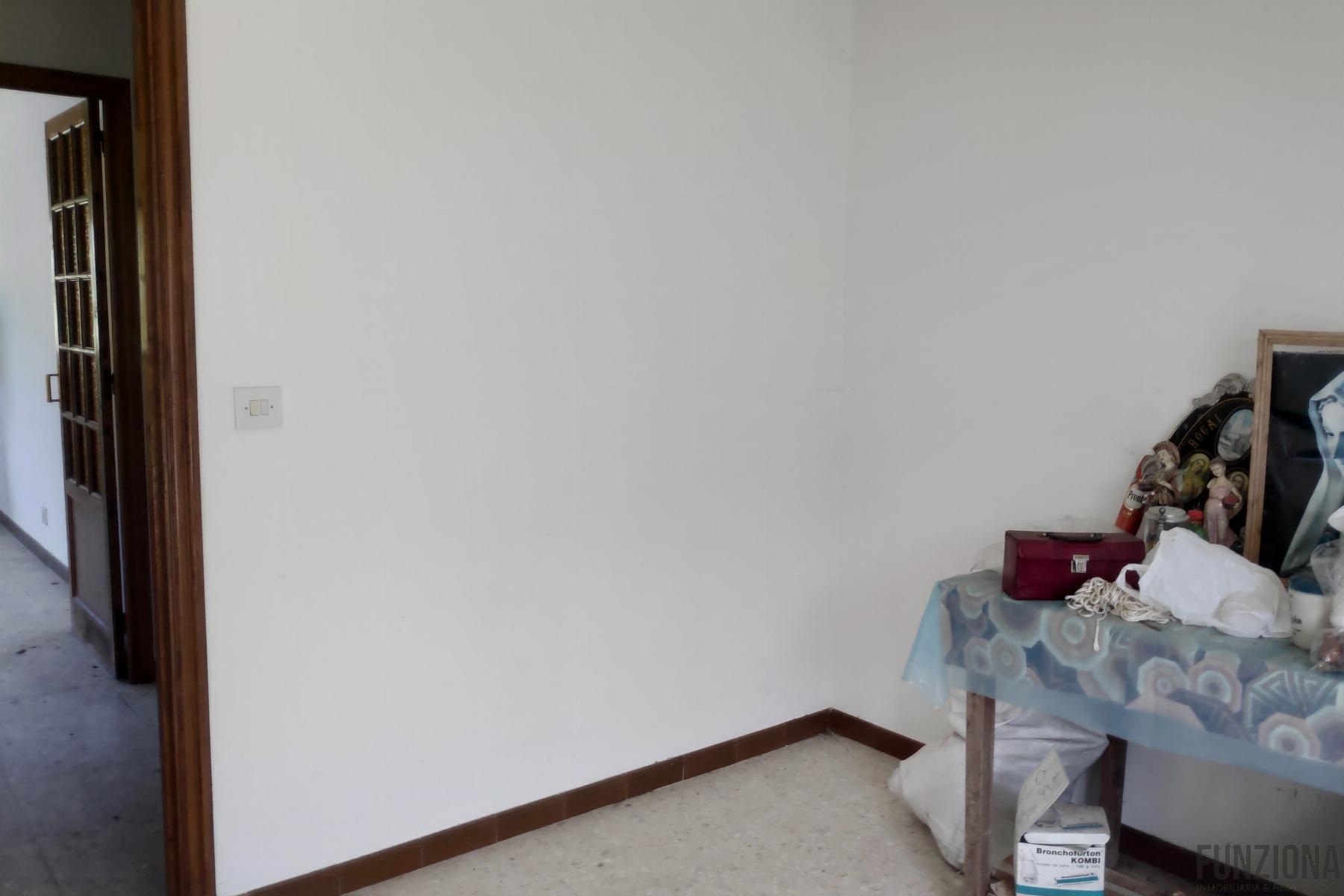 For sale of house in Campo Lameiro