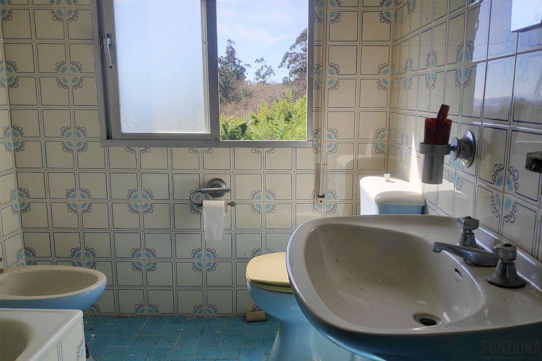 For sale of house in Campo Lameiro