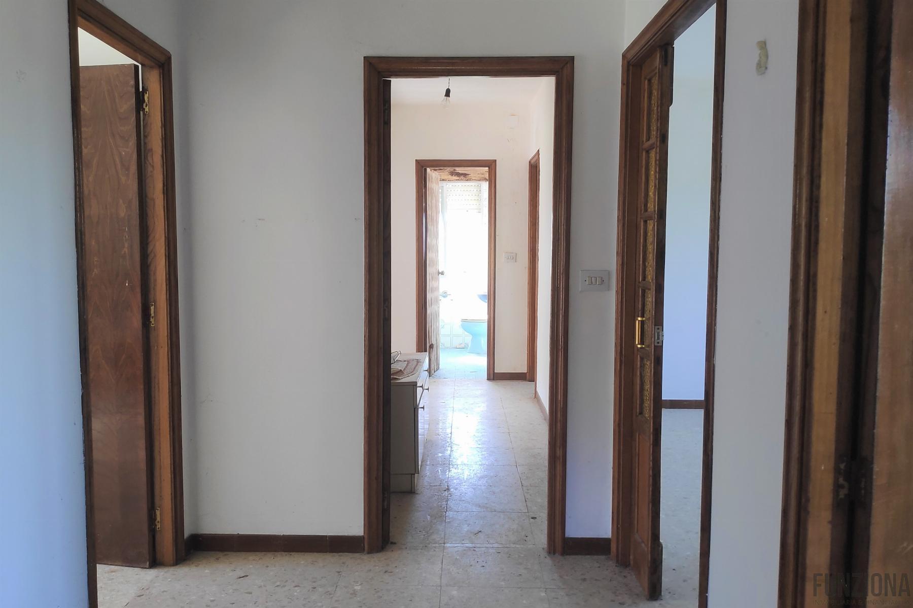 For sale of house in Campo Lameiro