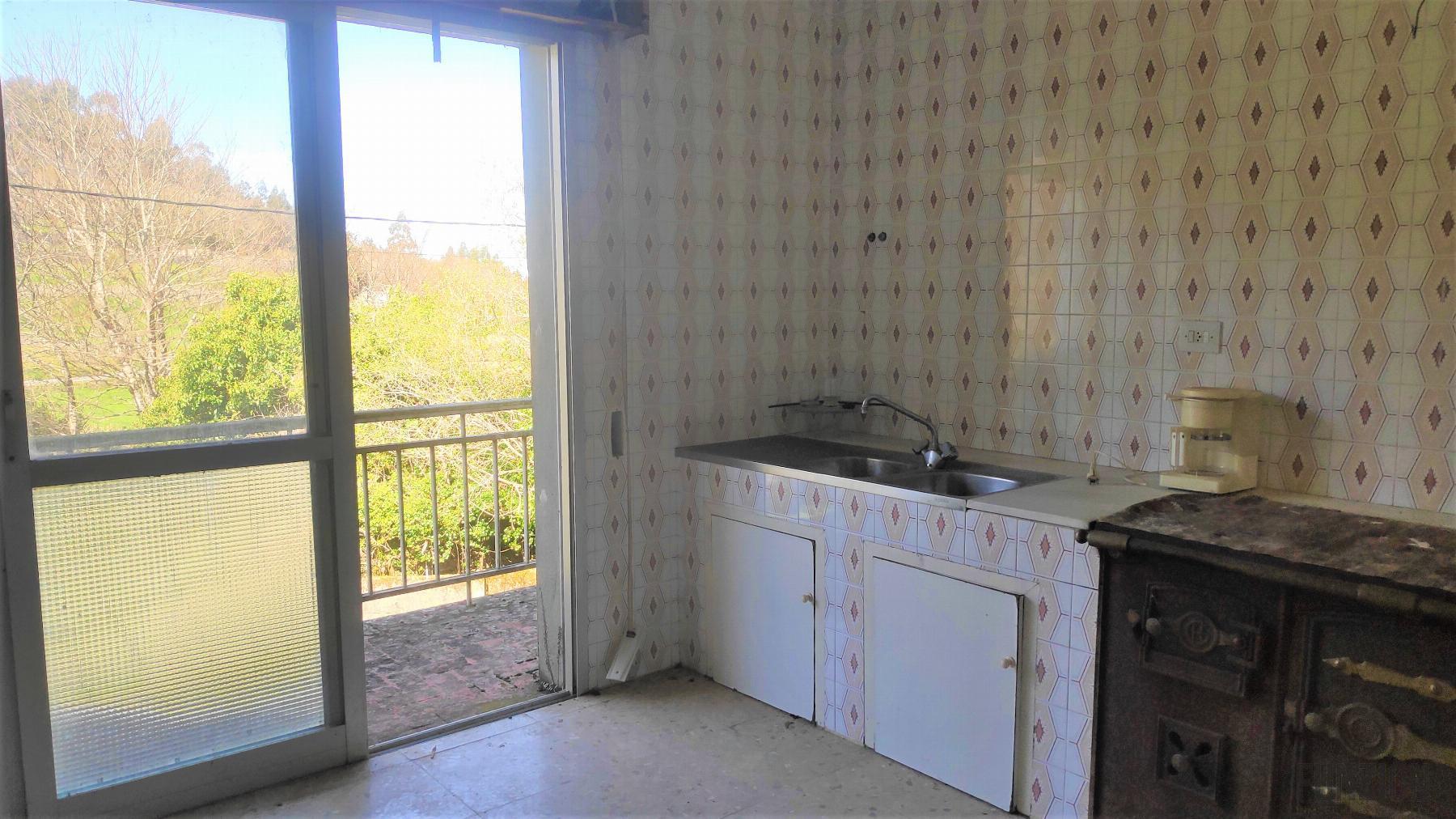For sale of house in Campo Lameiro