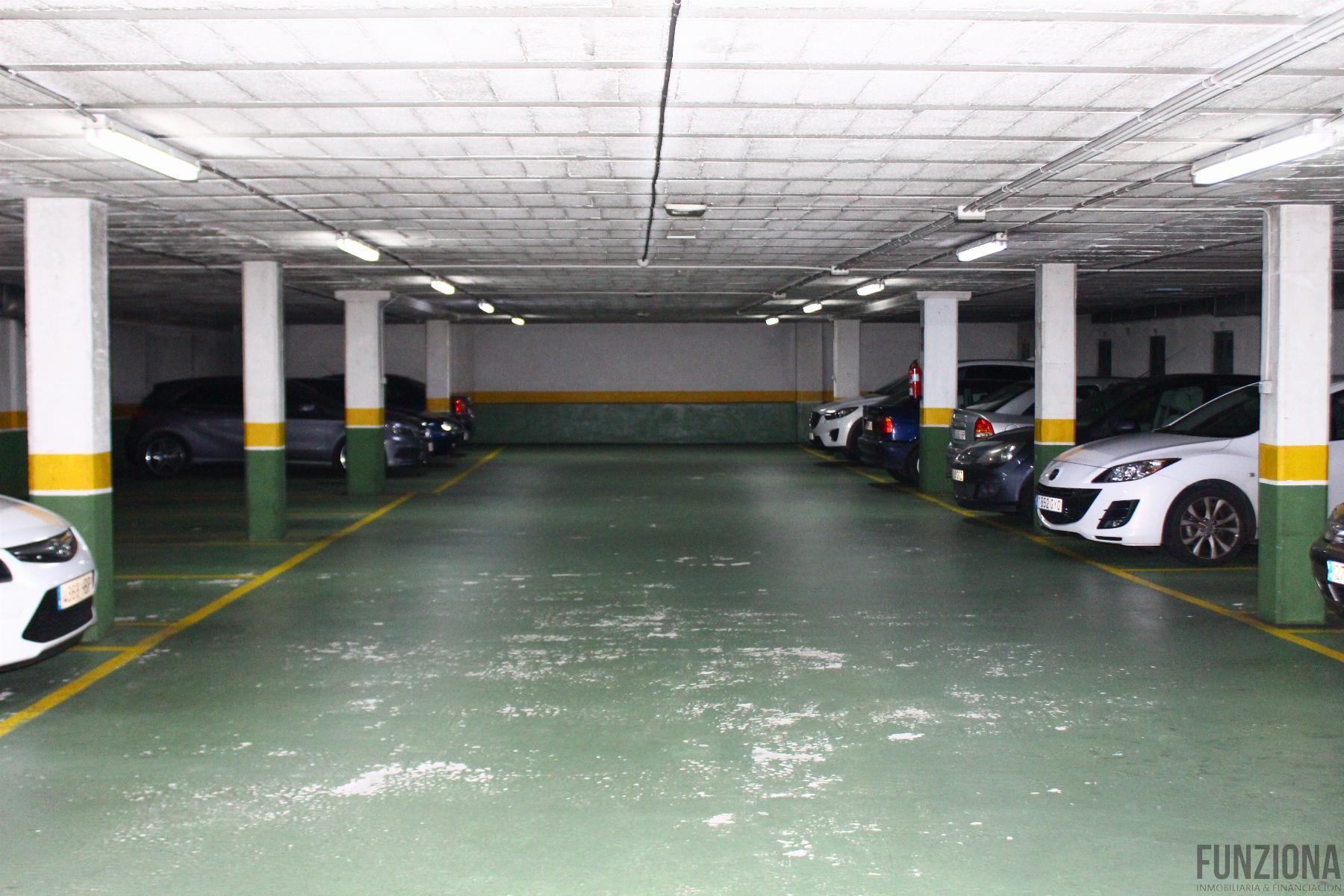 For sale of garage in Pontevedra