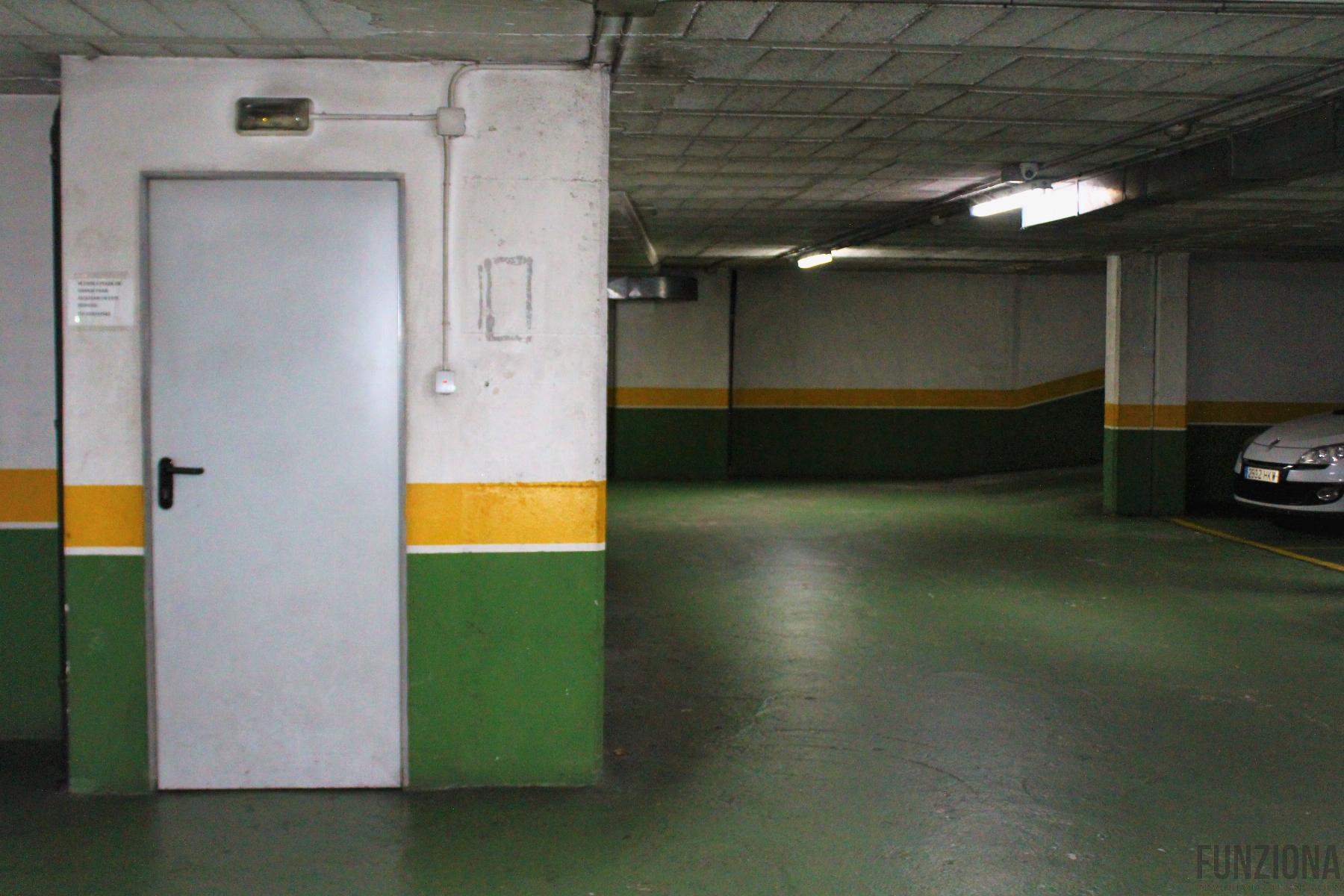 For sale of garage in Pontevedra