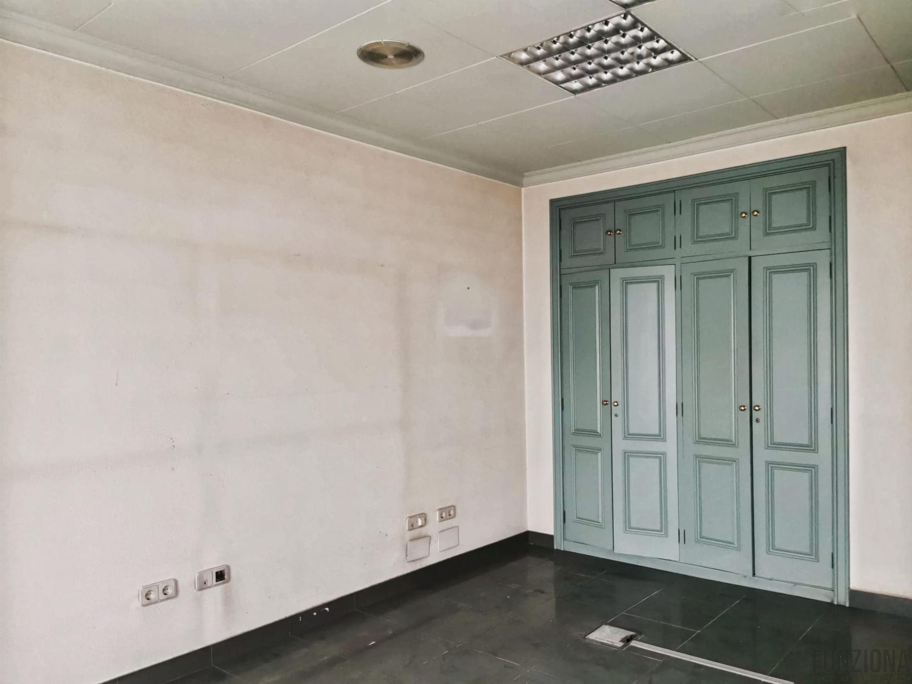For rent of office in Pontevedra