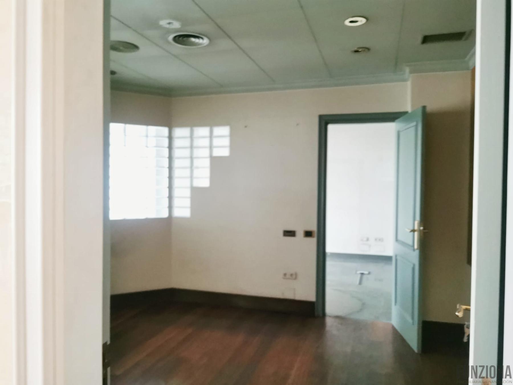 For rent of office in Pontevedra