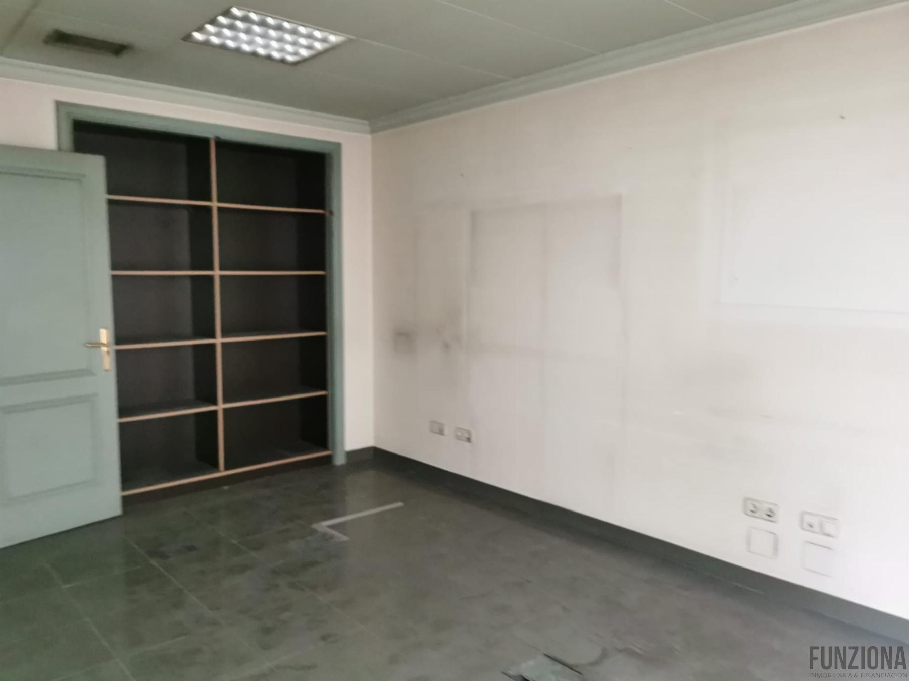 For rent of office in Pontevedra