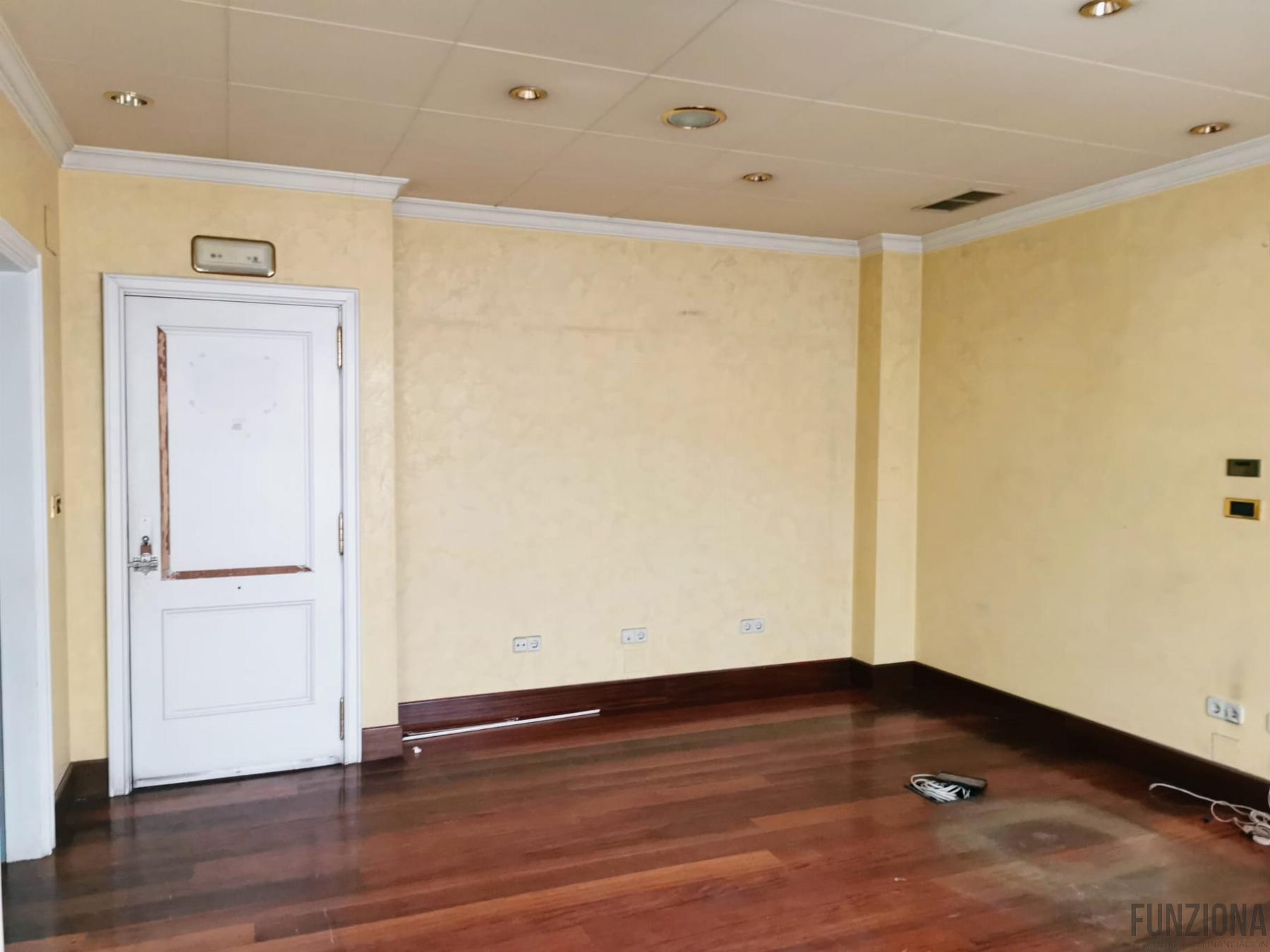For rent of office in Pontevedra