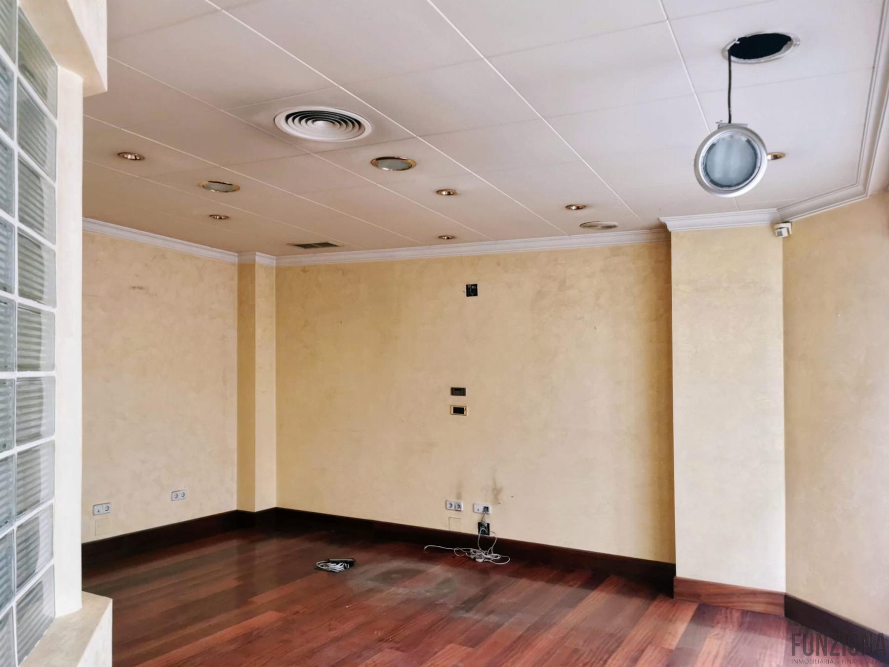 For rent of office in Pontevedra