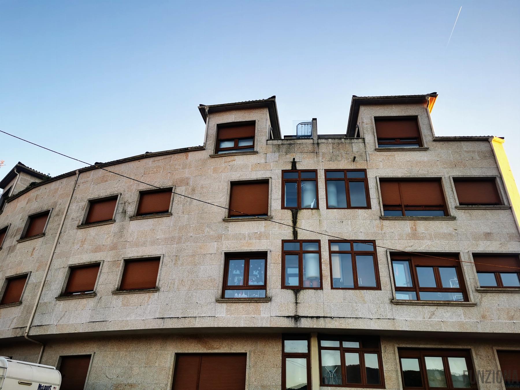 For sale of flat in Poio