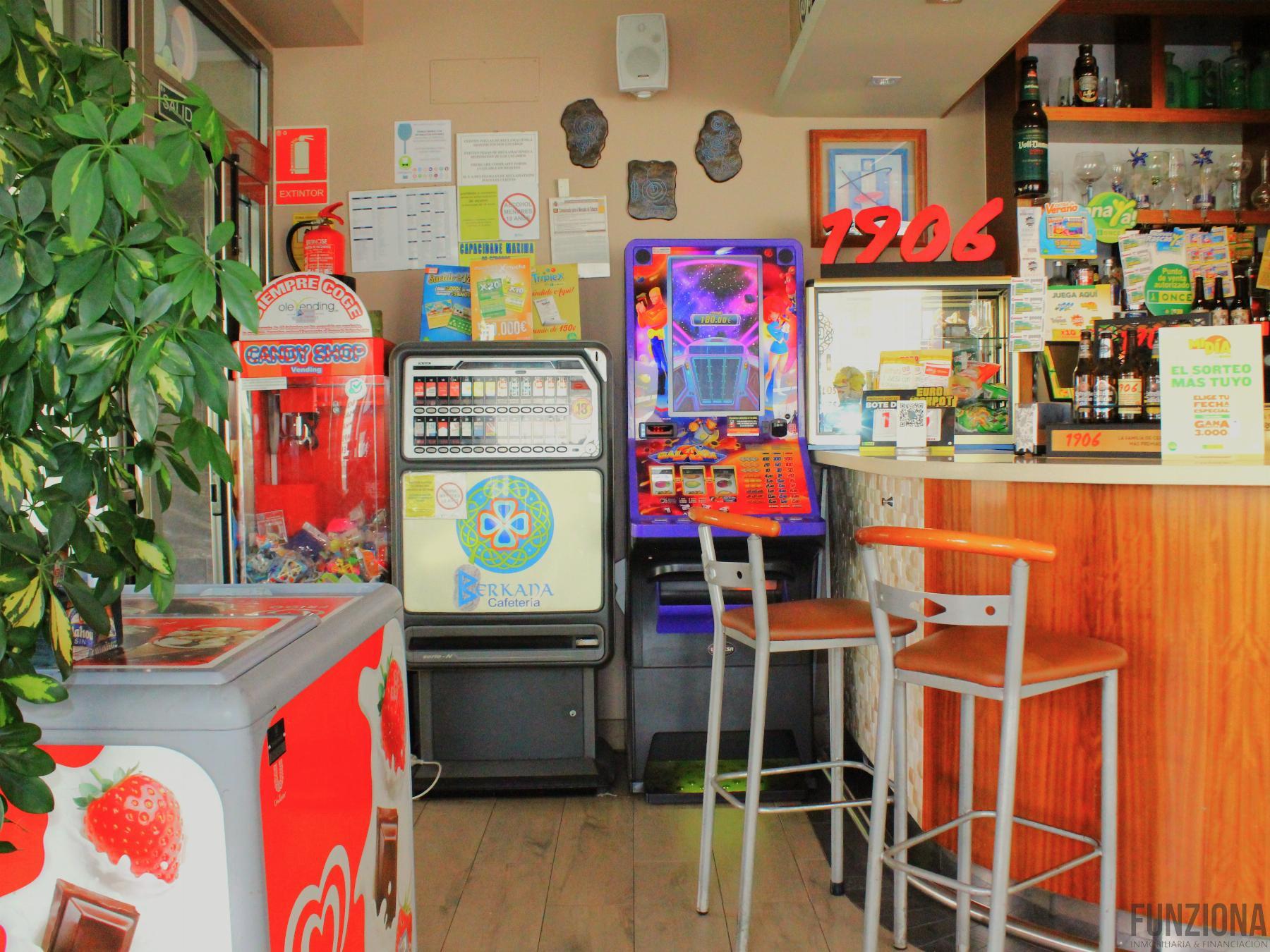 For sale of commercial in Pontevedra