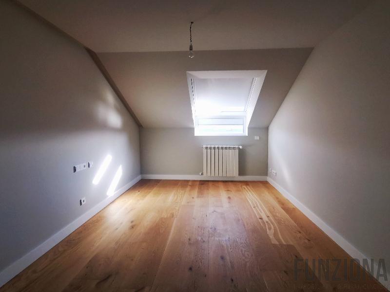 For rent of penthouse in Pontevedra