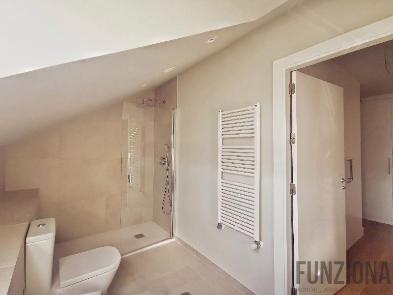 For rent of penthouse in Pontevedra