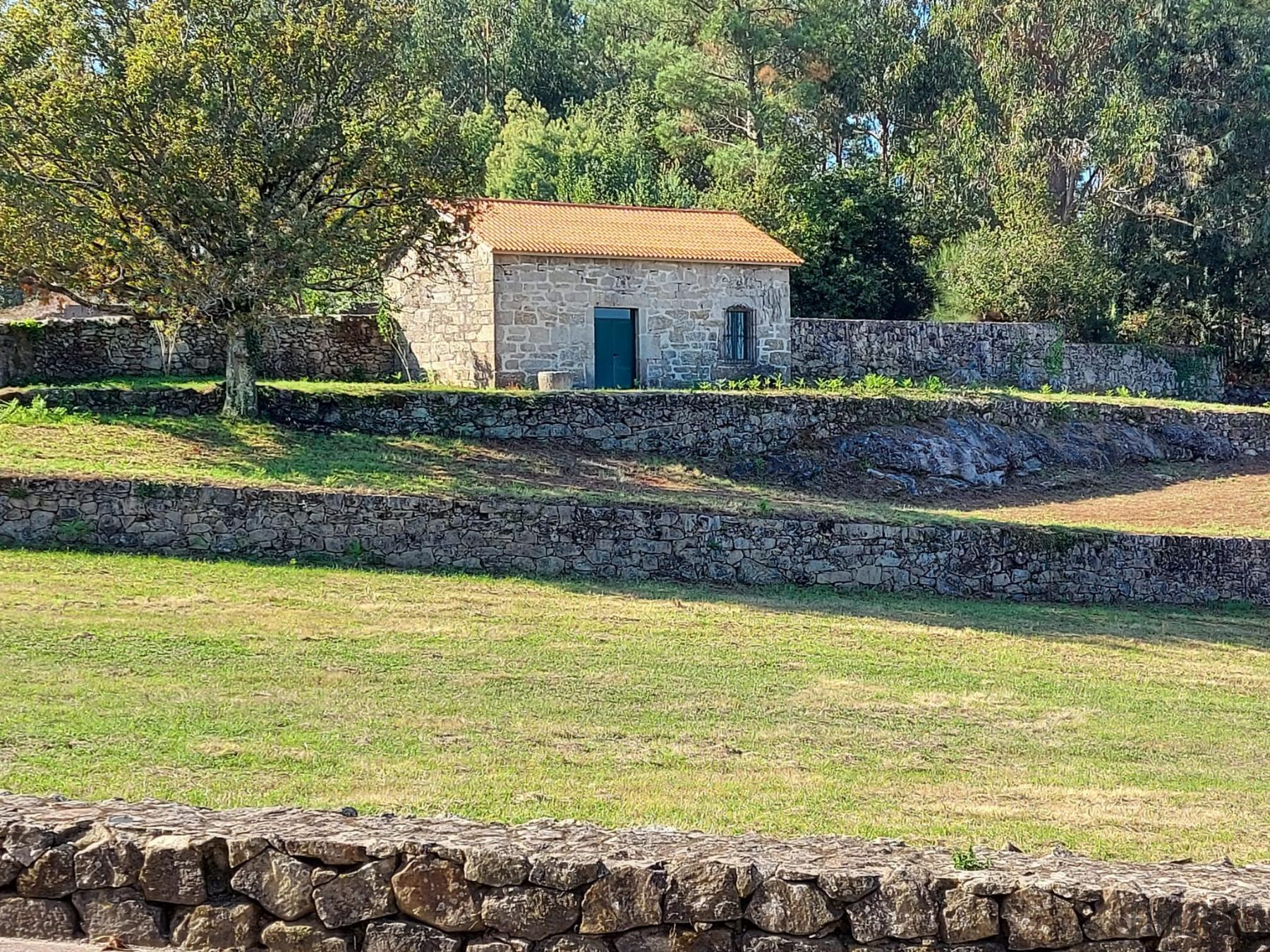 For sale of land in Pontevedra