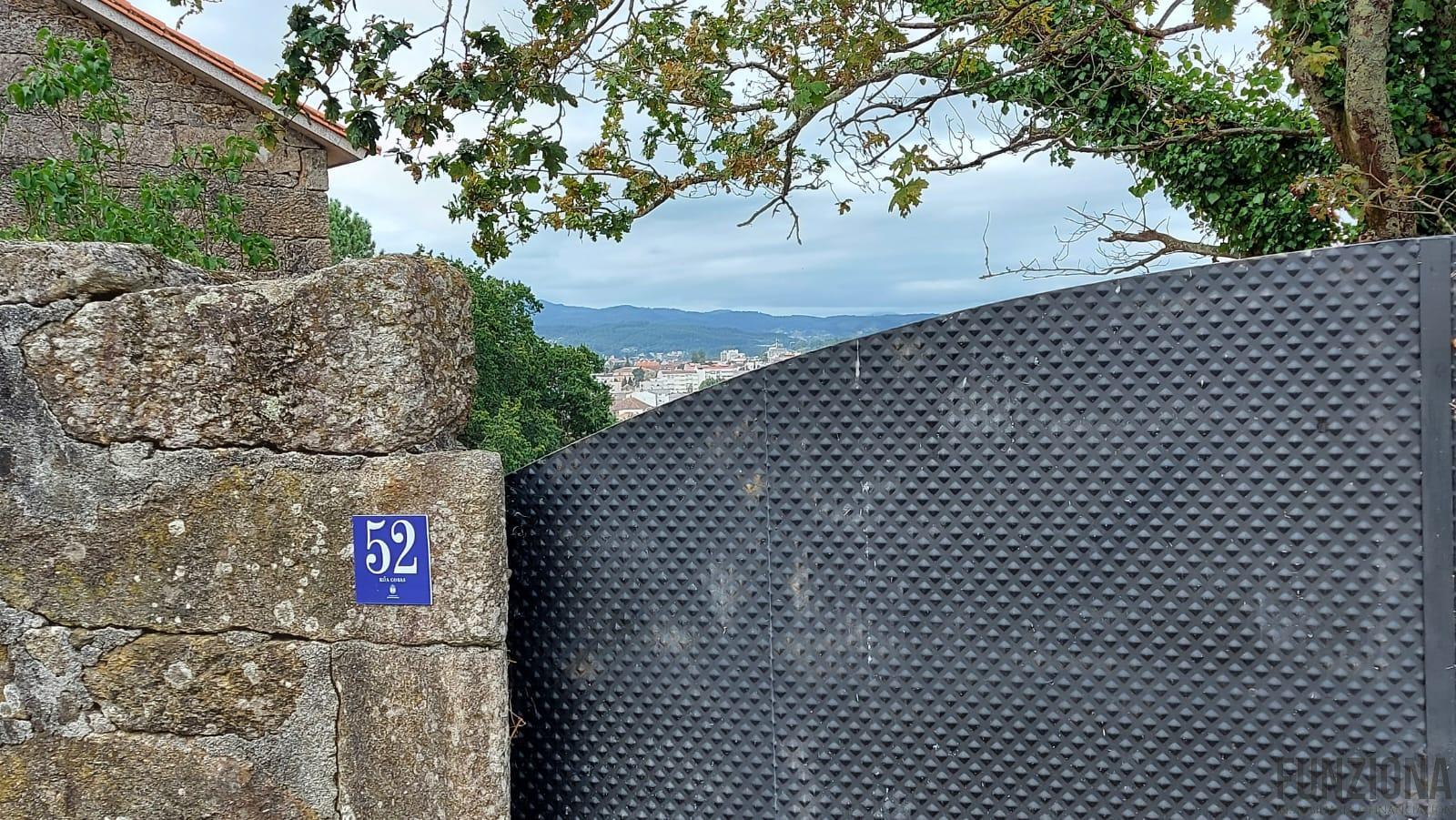 For sale of land in Pontevedra