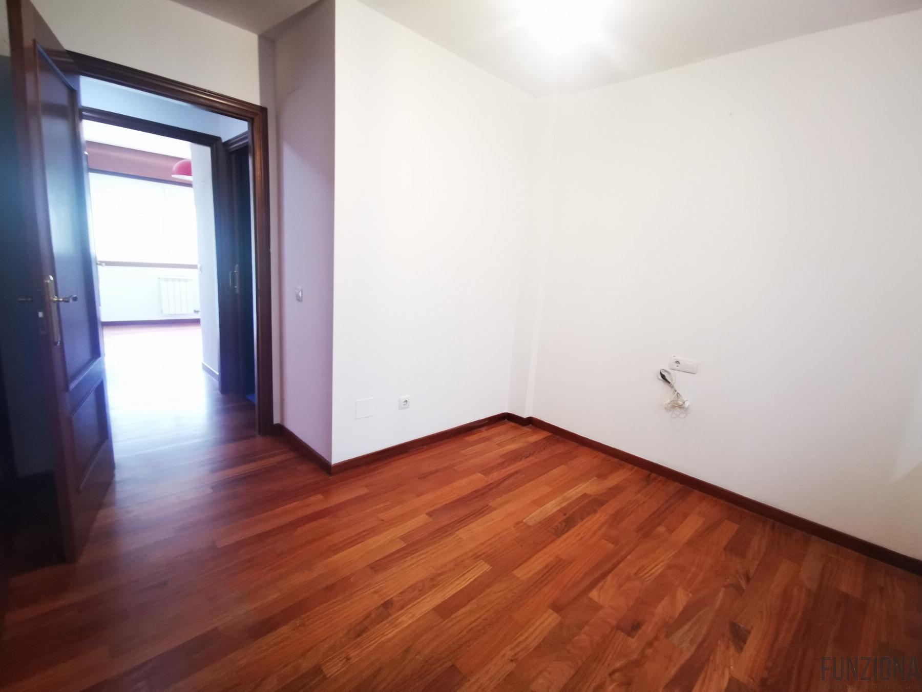 For sale of flat in Pontevedra