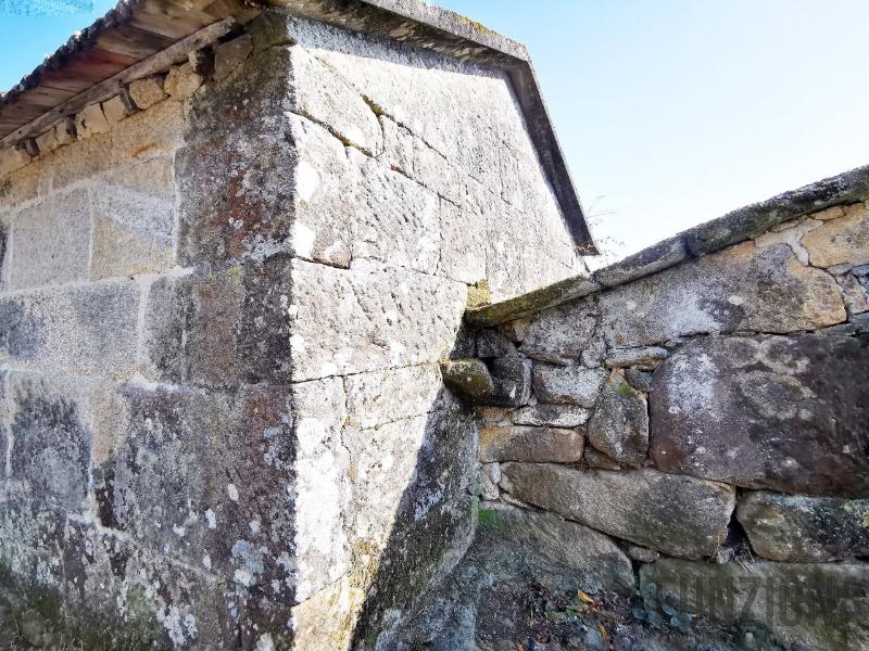 For sale of house in Ponte Caldelas