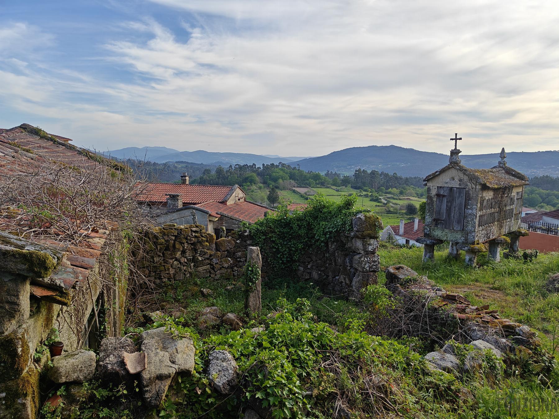 For sale of house in Ponte Caldelas