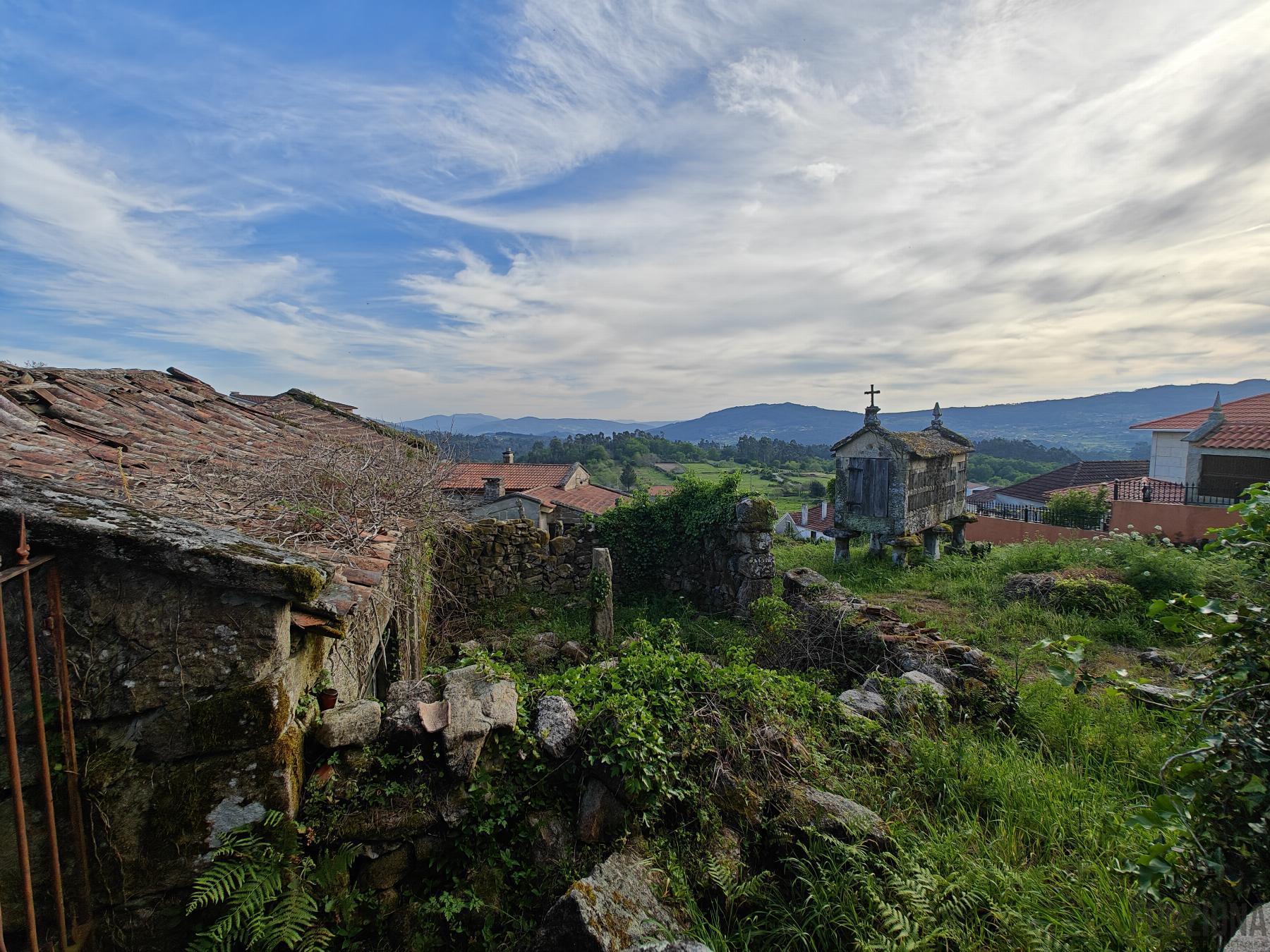 For sale of house in Ponte Caldelas