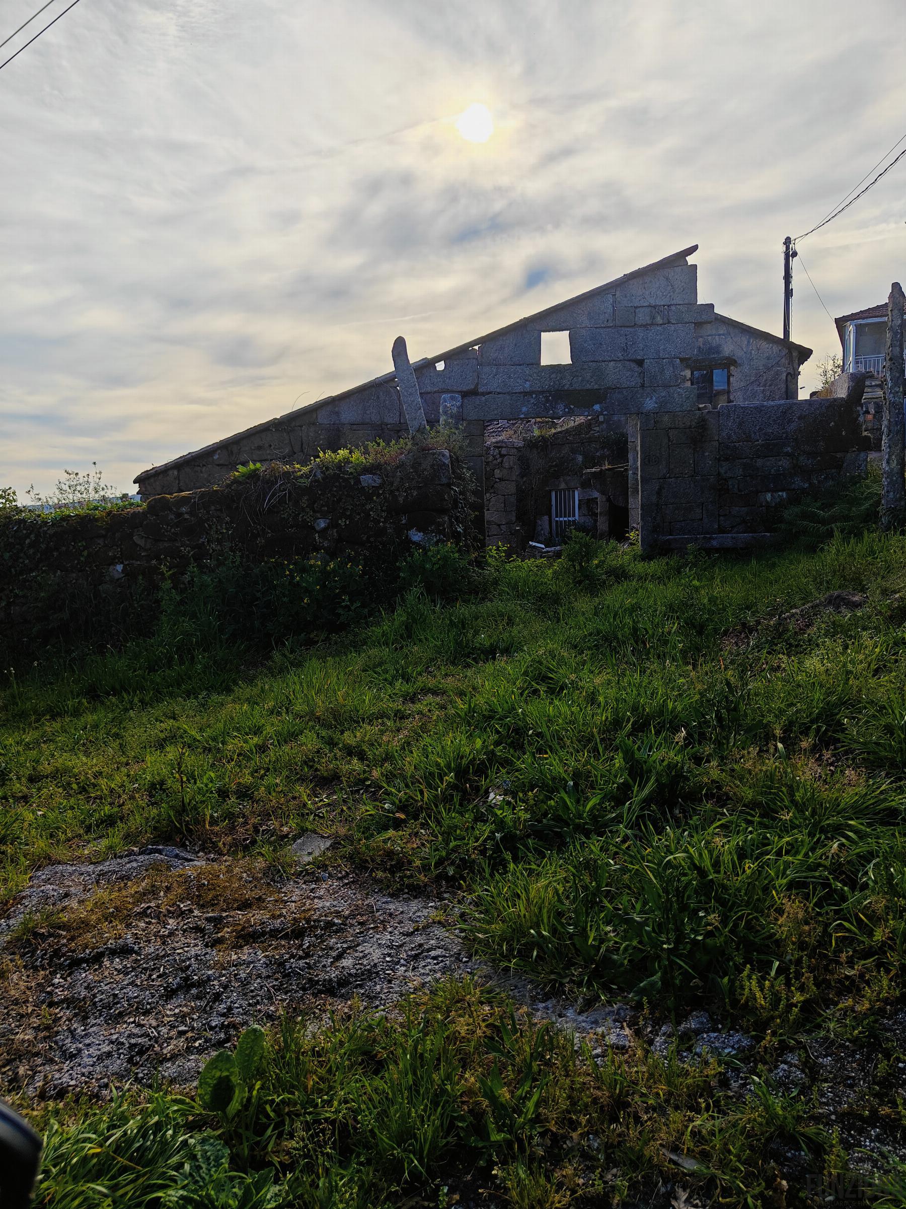 For sale of house in Ponte Caldelas