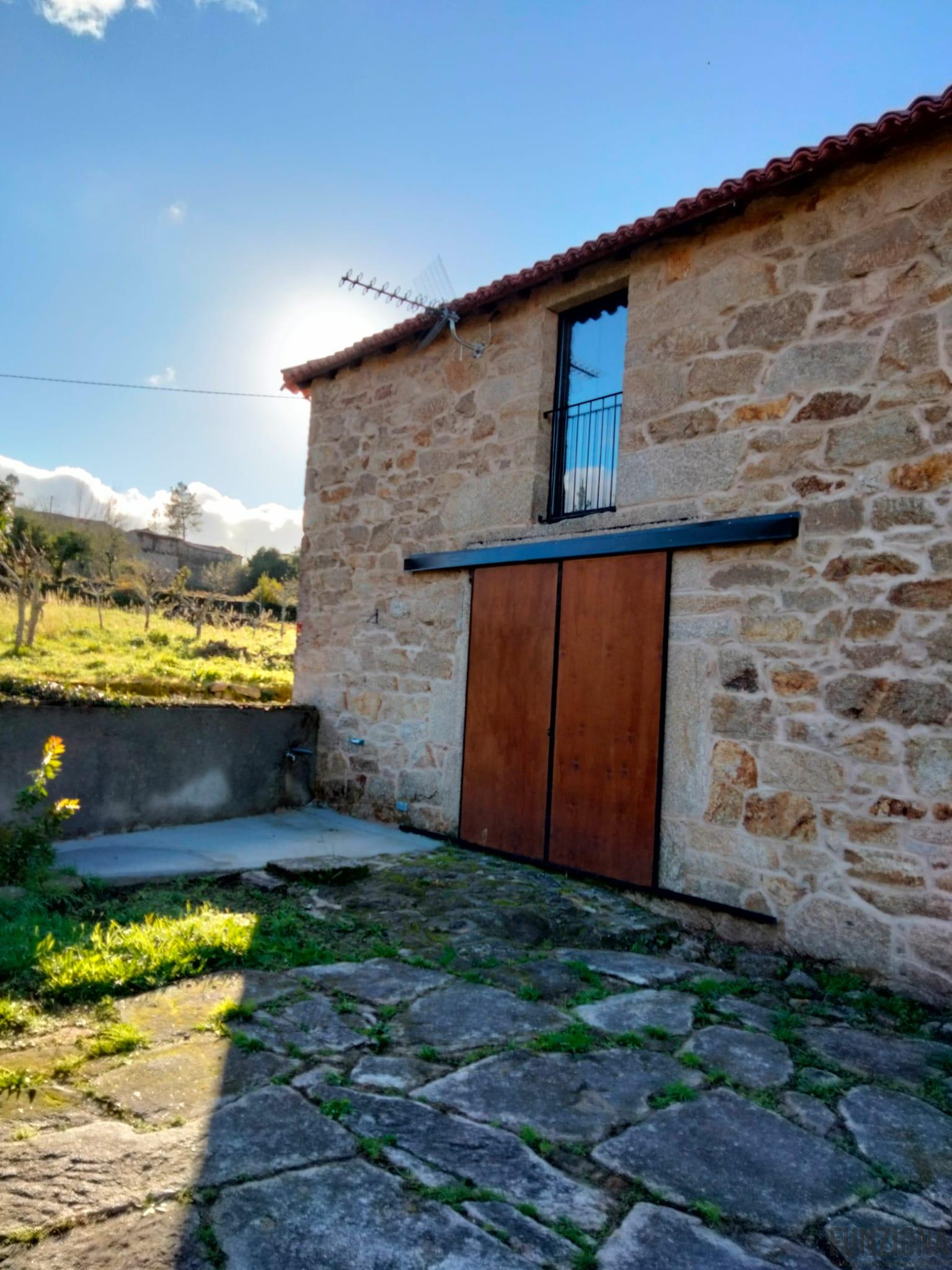 For sale of house in Cerdedo