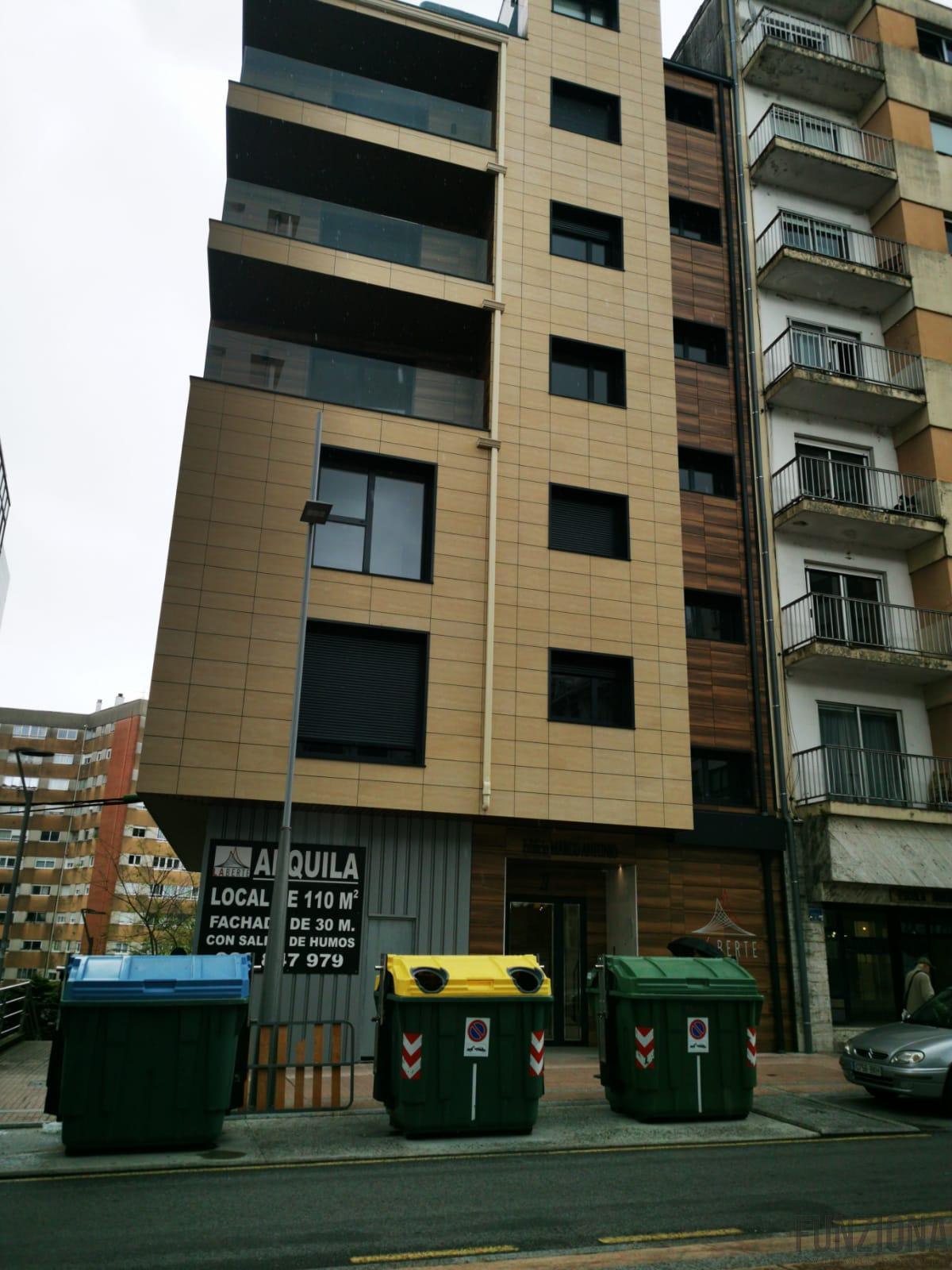 For rent of commercial in Pontevedra