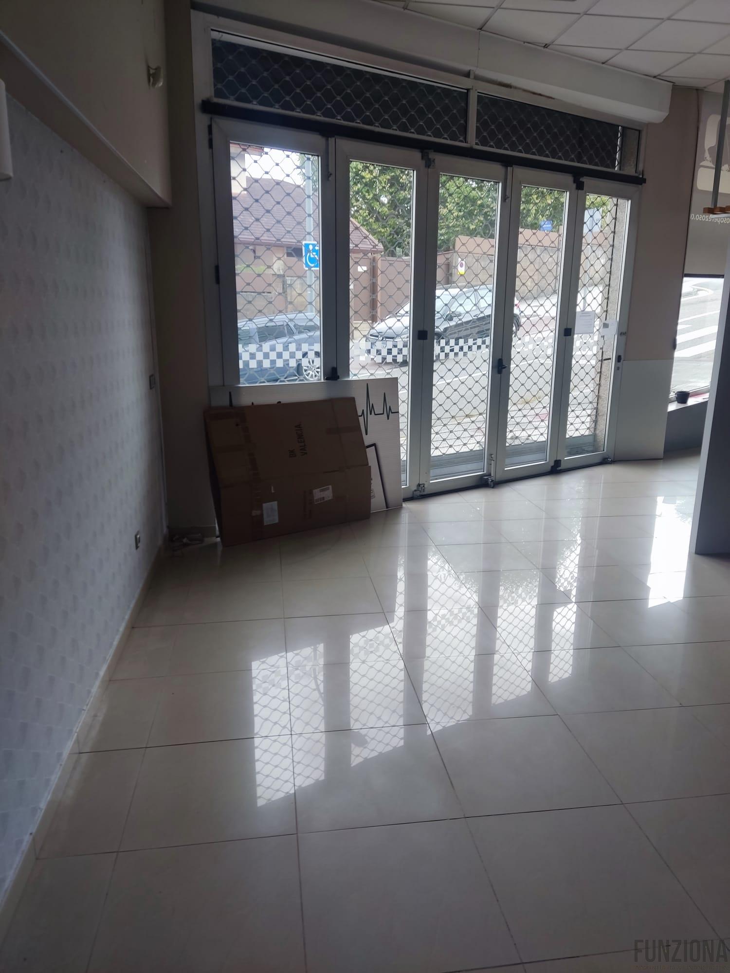 For sale of commercial in Pontevedra