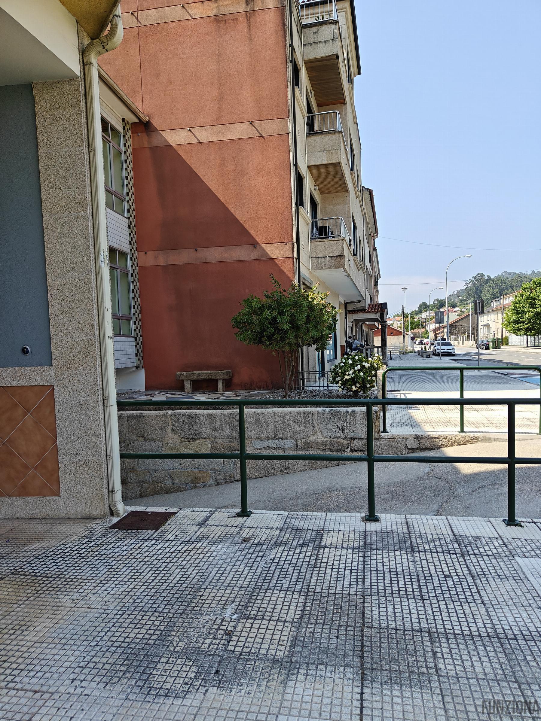 For sale of garage in Pontevedra
