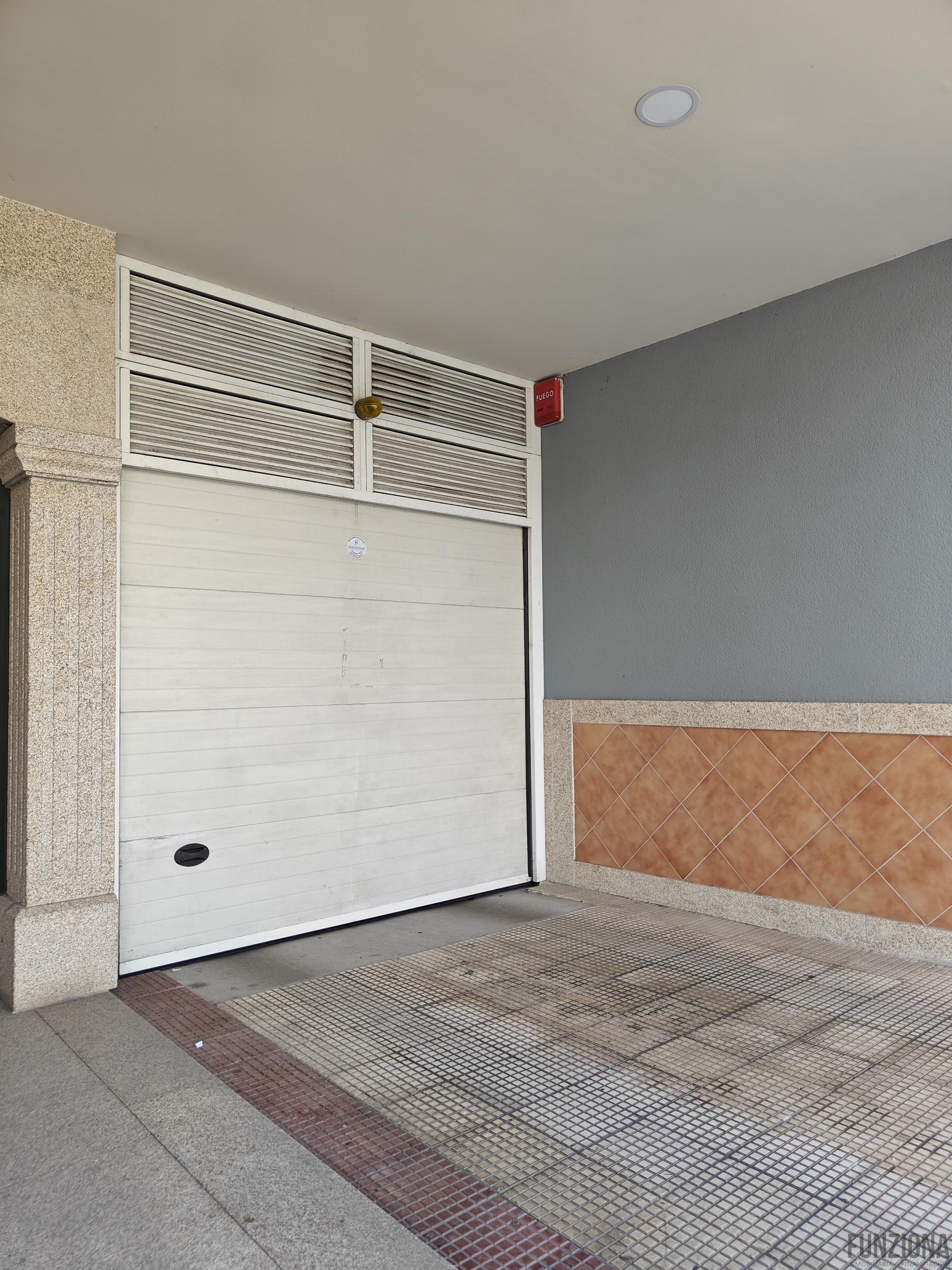For sale of garage in Pontevedra