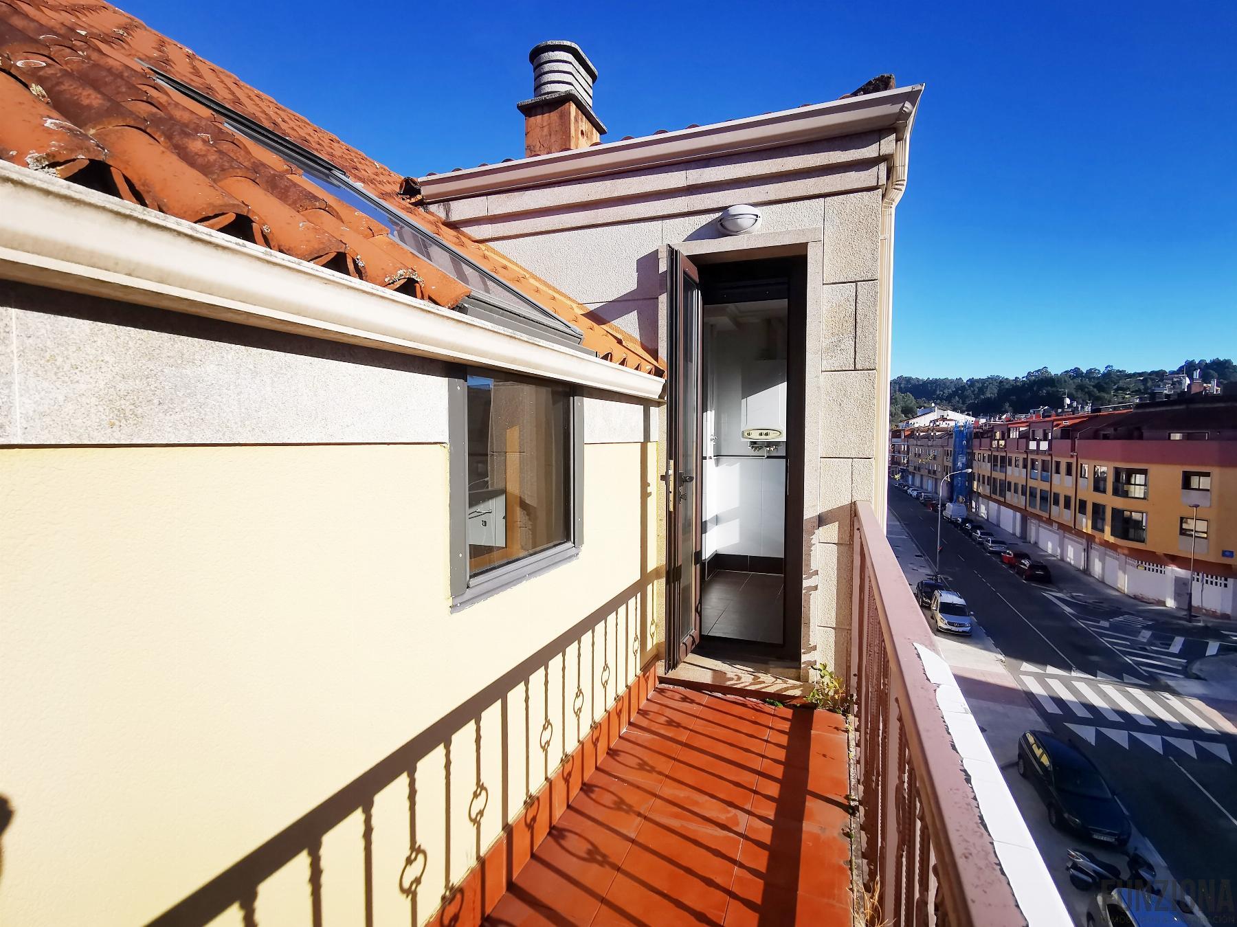 For sale of penthouse in Pontevedra