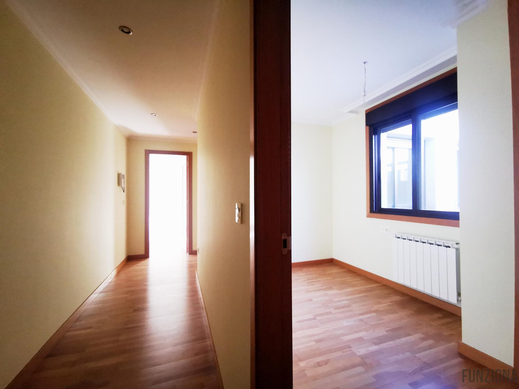 For sale of penthouse in Pontevedra