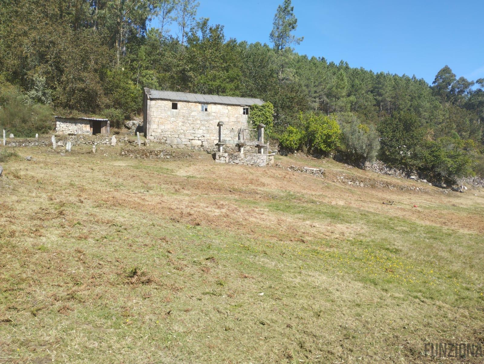 For sale of house in Campo Lameiro