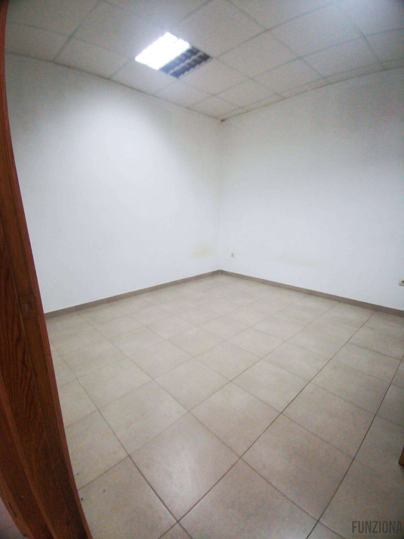 For rent of commercial in Pontevedra
