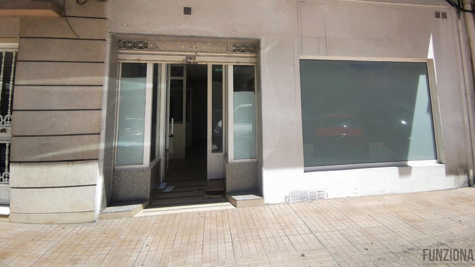 For rent of commercial in Pontevedra