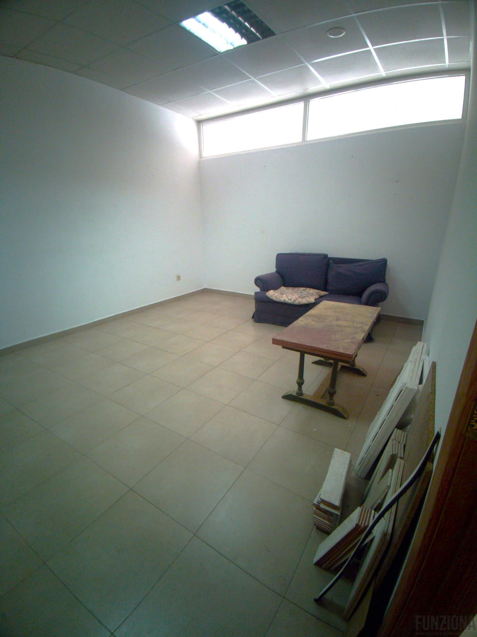 For rent of commercial in Pontevedra