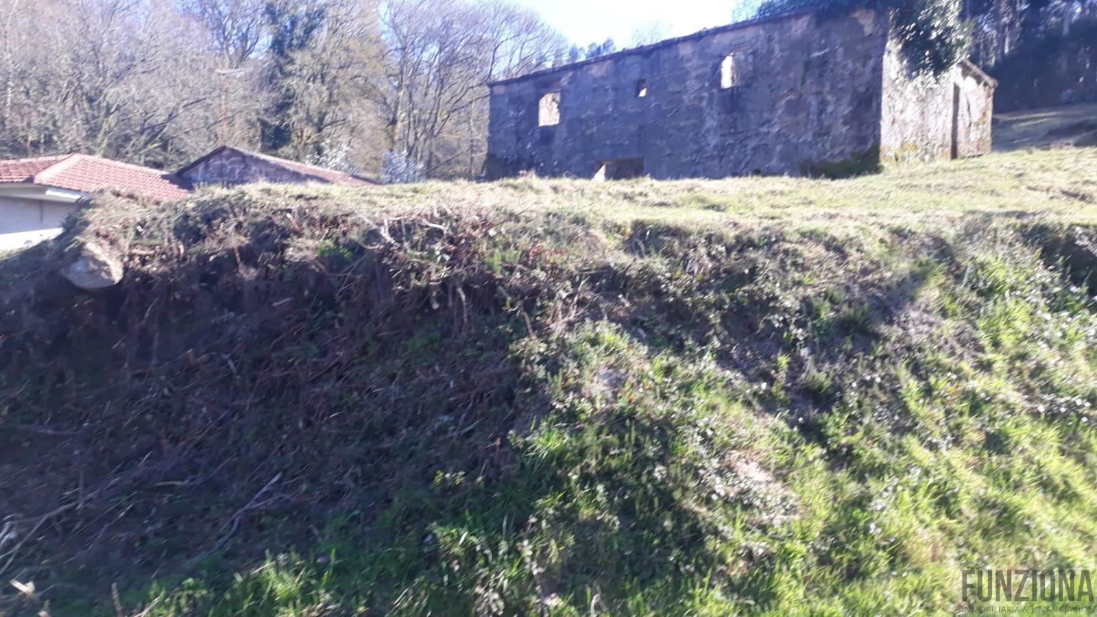 Venta de terreno en A Lama