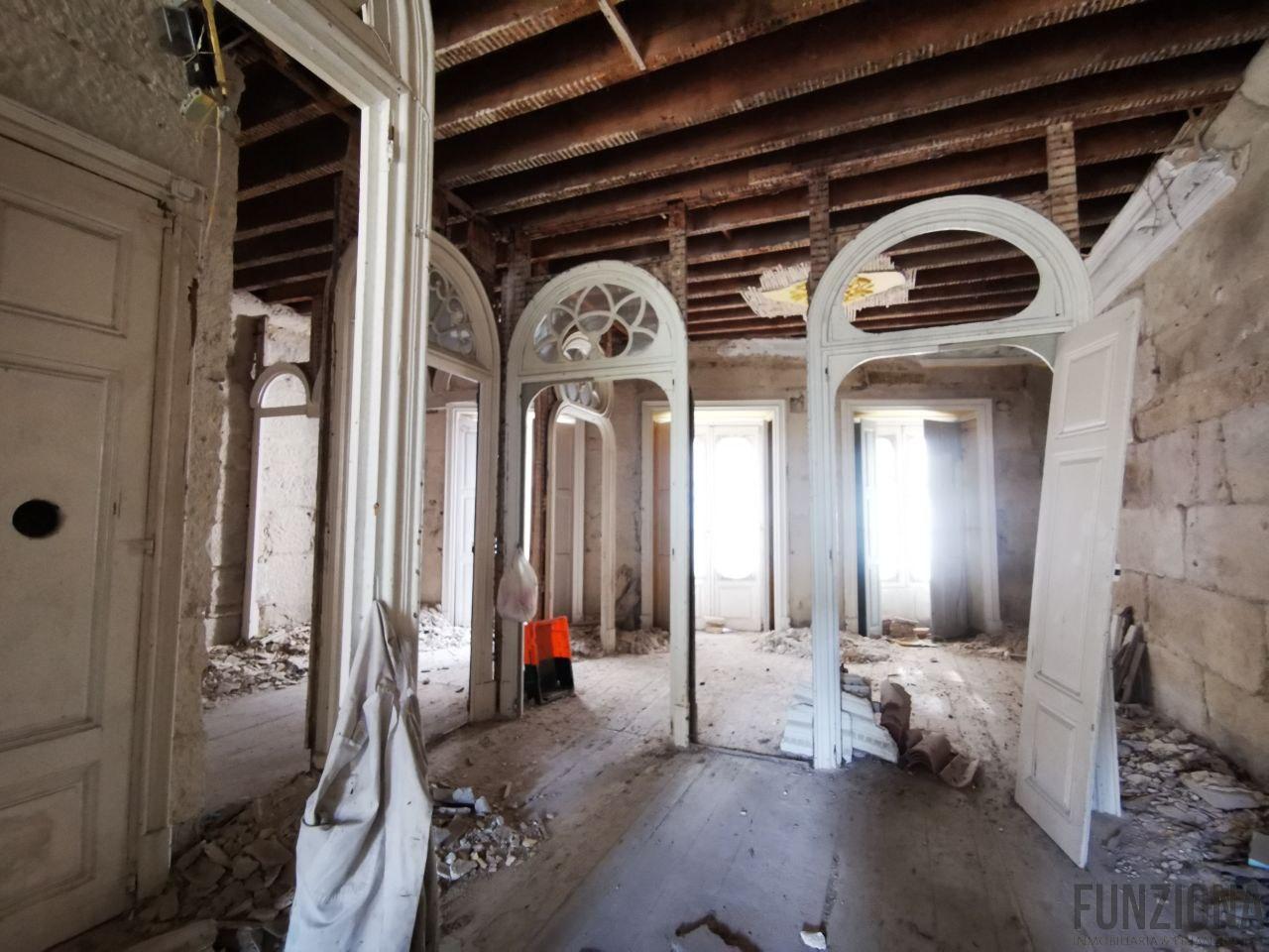 For sale of building in Pontevedra