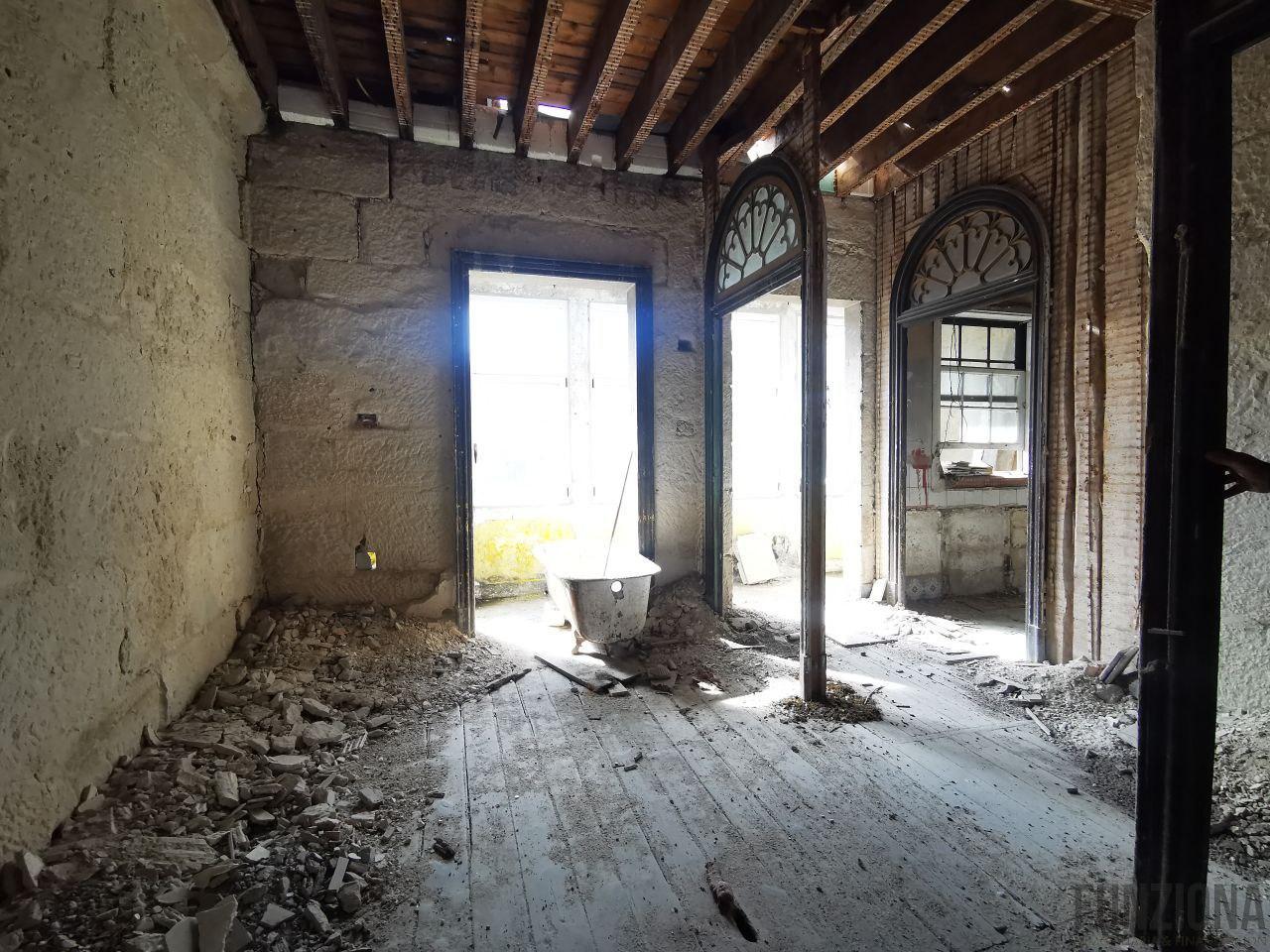 For sale of building in Pontevedra