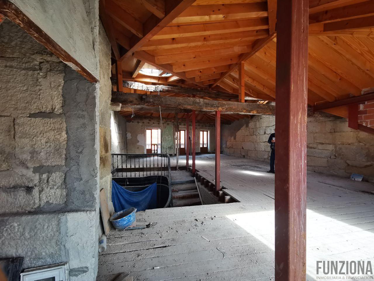 For sale of building in Pontevedra