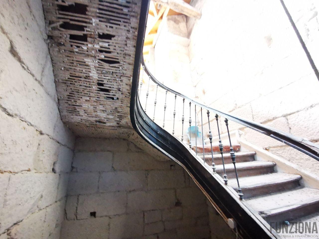 For sale of building in Pontevedra