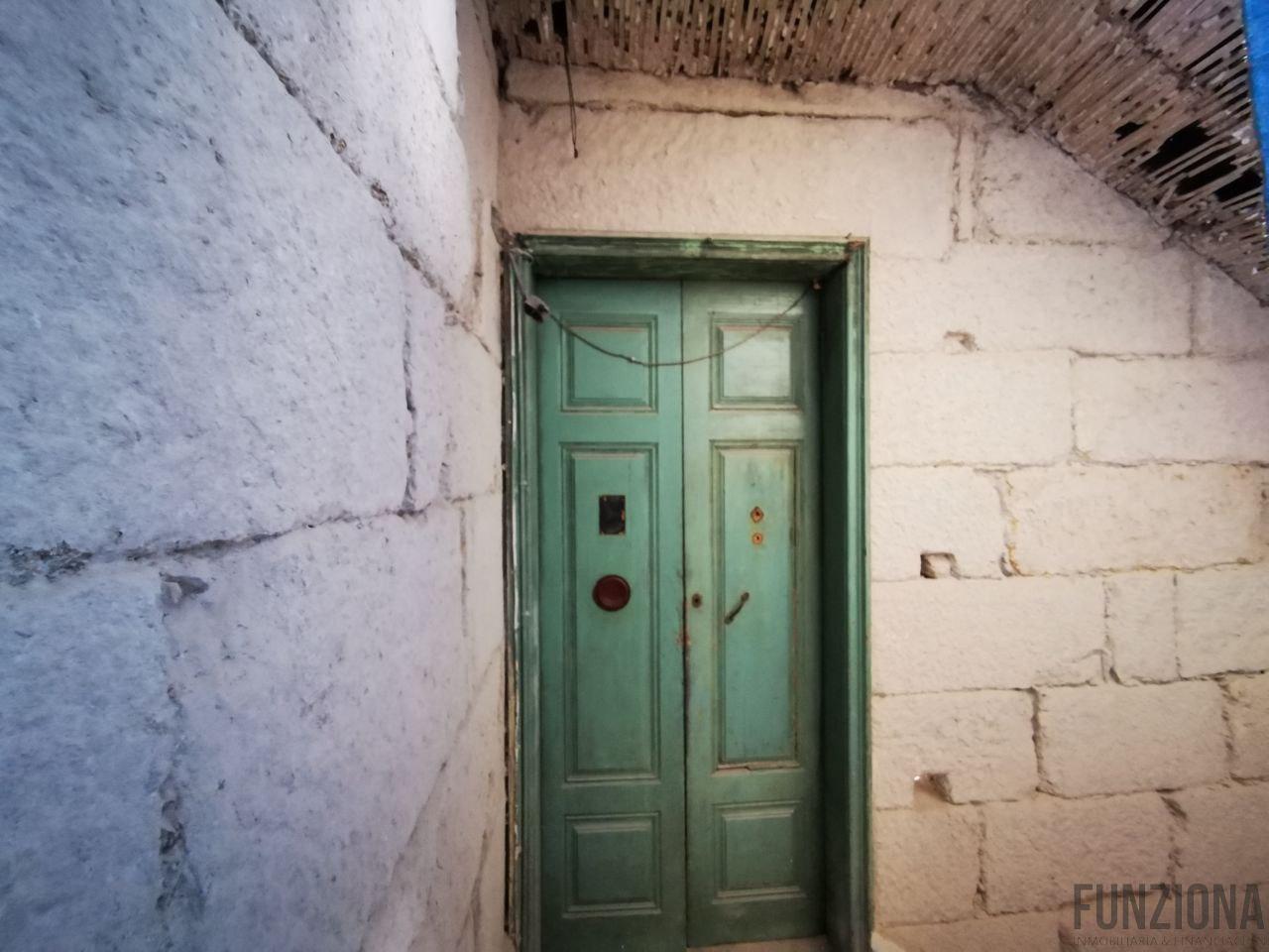 For sale of building in Pontevedra