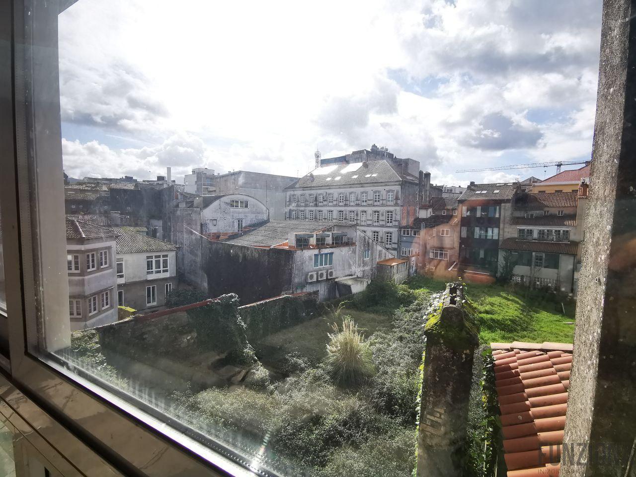For sale of building in Pontevedra